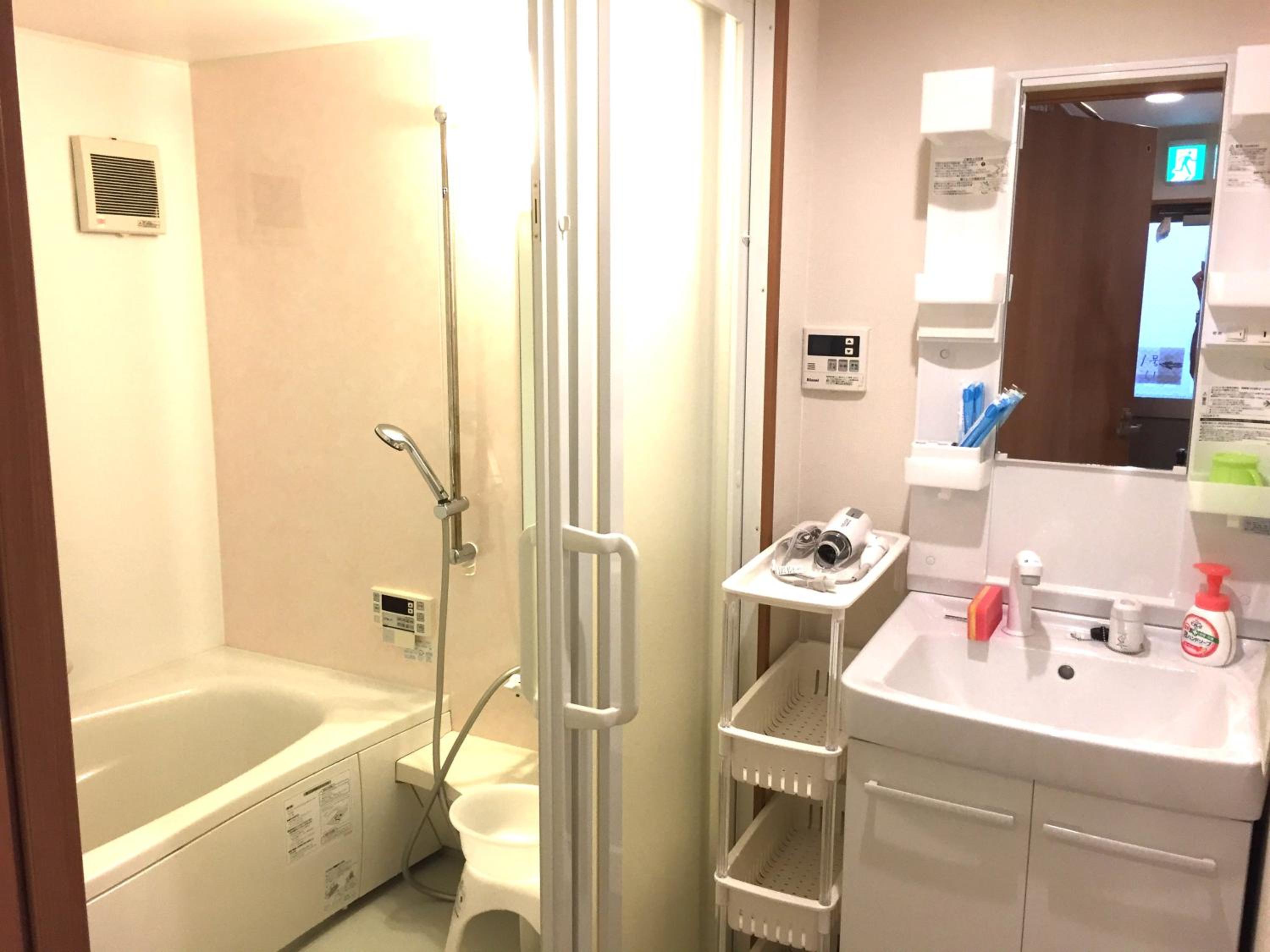 The Familiar Inn ー 2 min walk to subway, 5 min to Namba Station