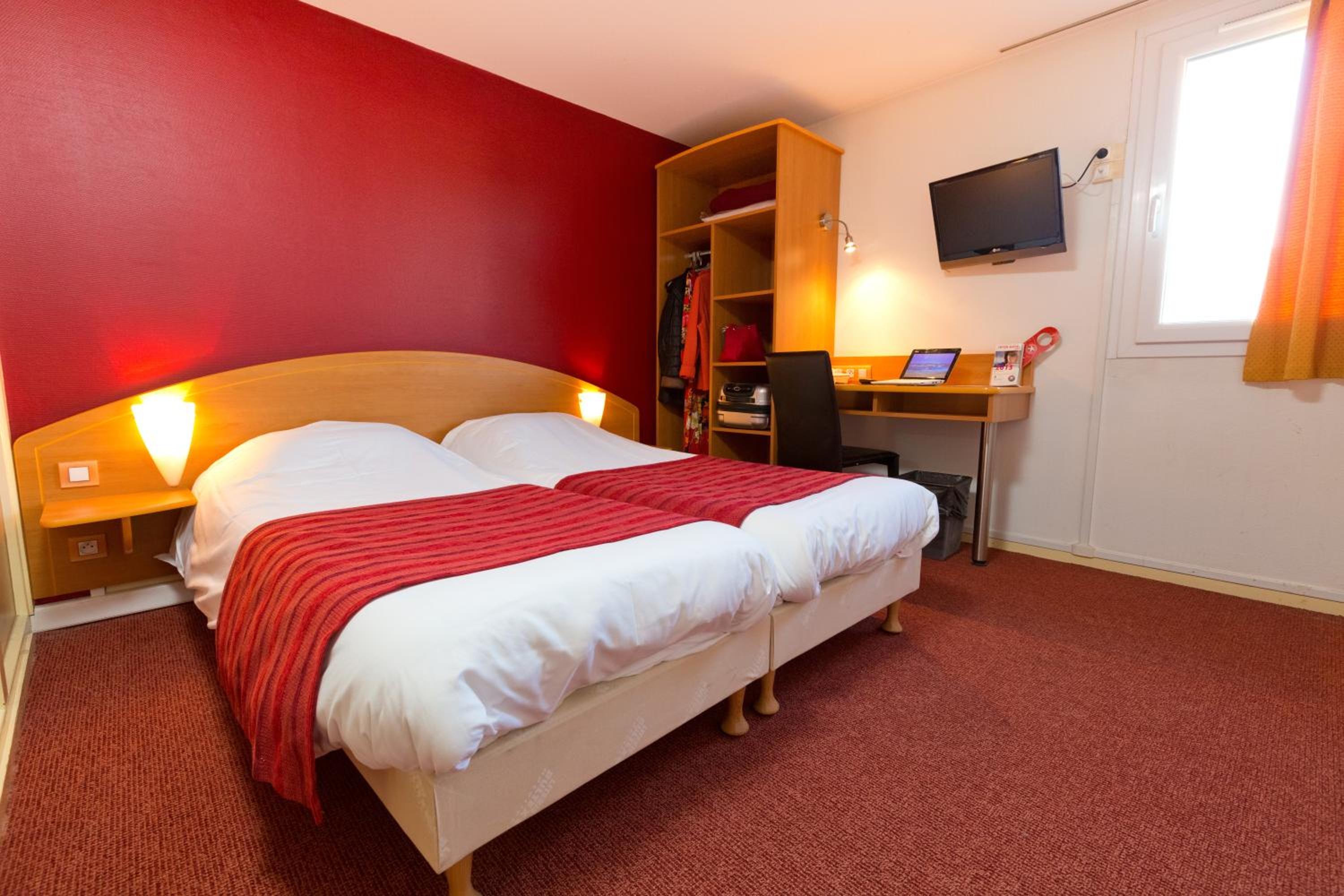 Epinal Vacations - Prest'Hotel Epinal Chavelot - Property Image 3