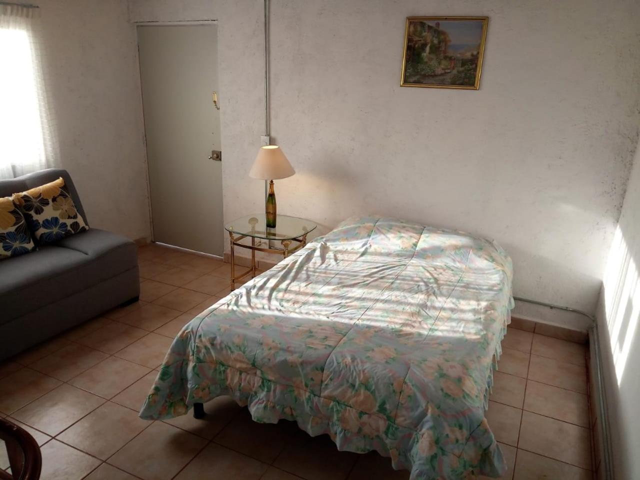 Casa de Irma para visitar la ciudad o de negocios photo 4