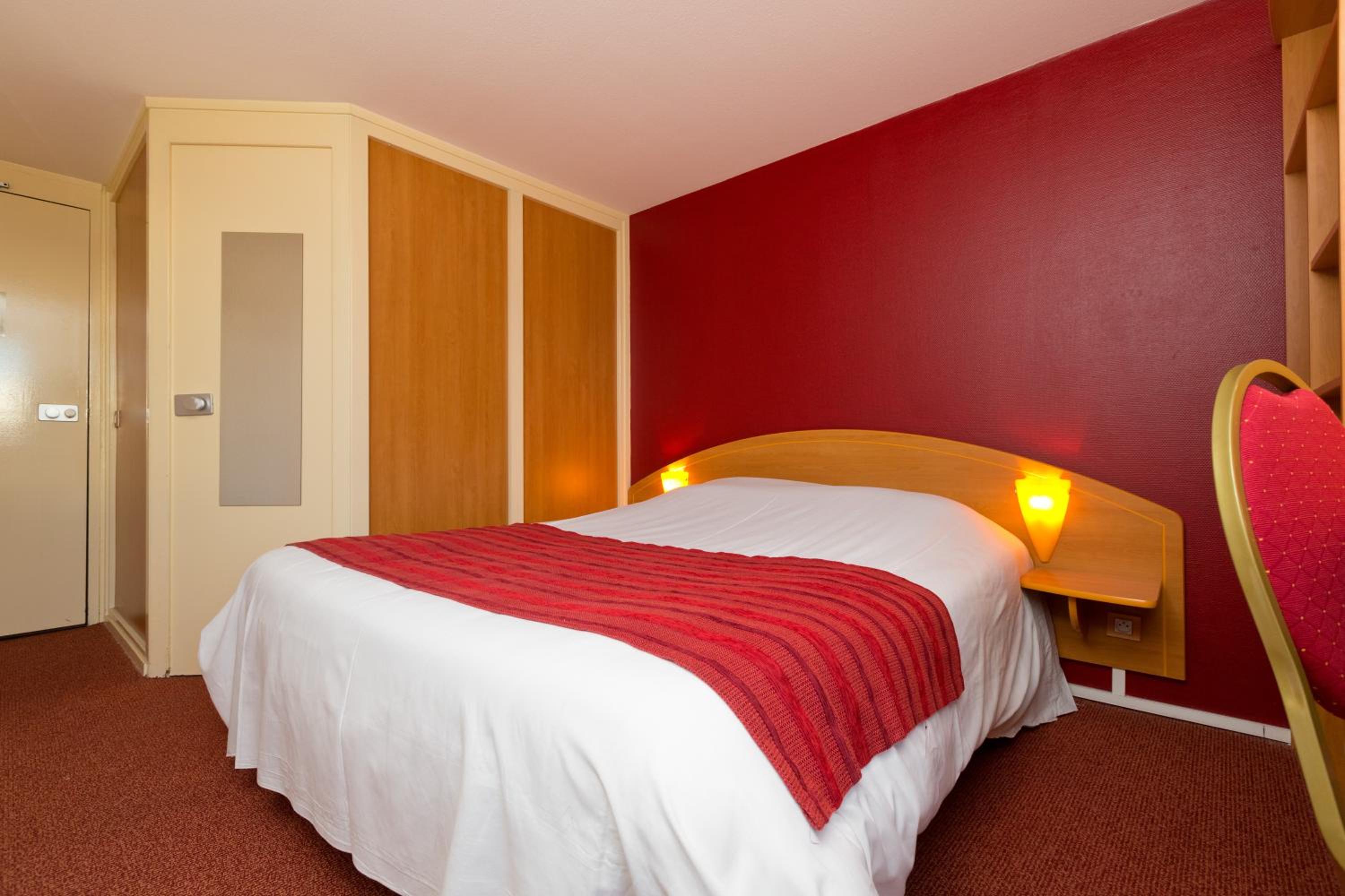 Epinal Vacations - Prest'Hotel Epinal Chavelot - Property Image 4