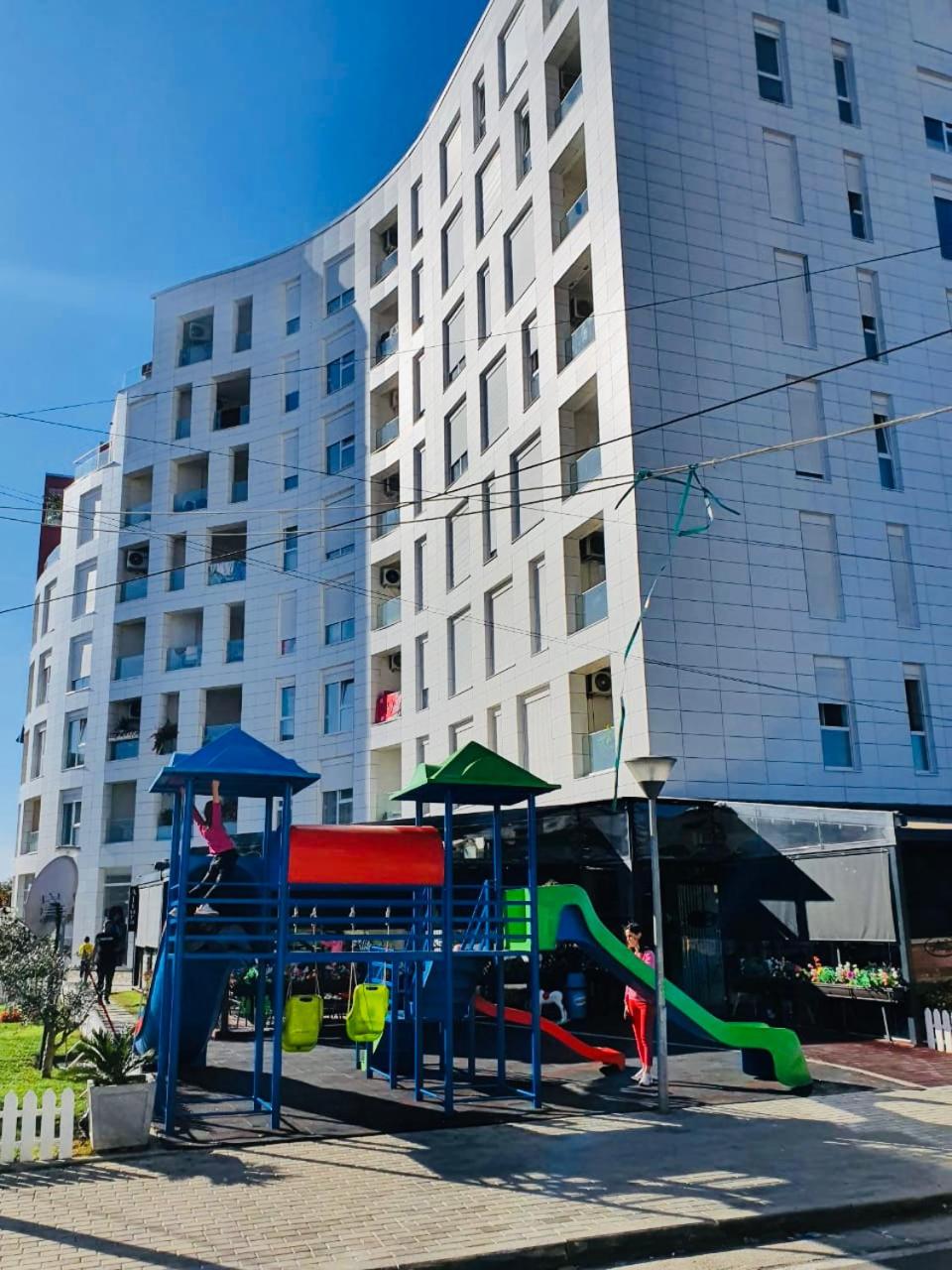 Rovena's Apartment - free parking