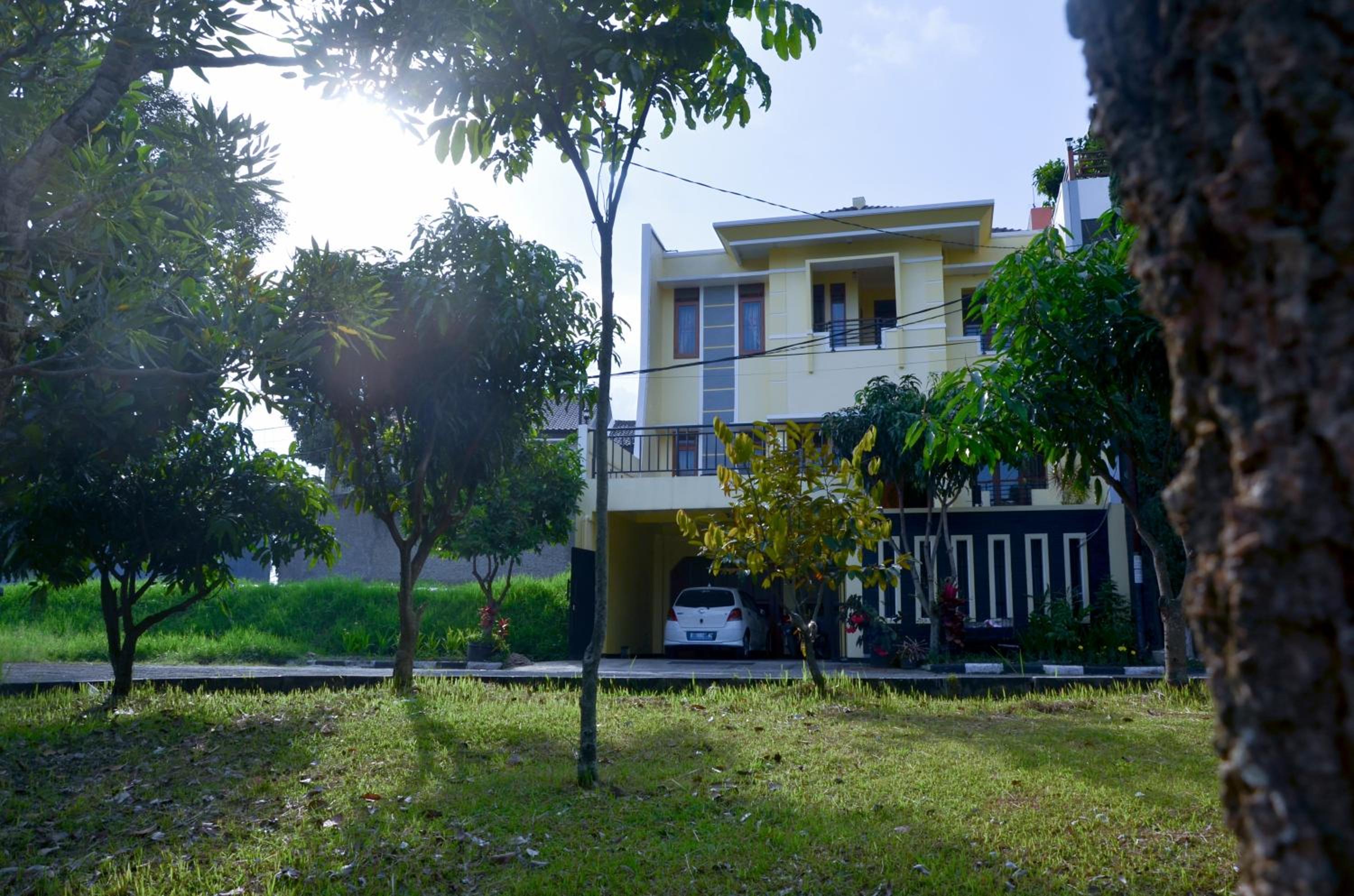 Rumah Kuning Bandung view 4