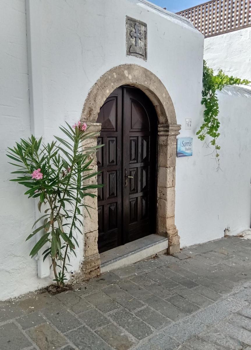 Sarris Studios & Apartments