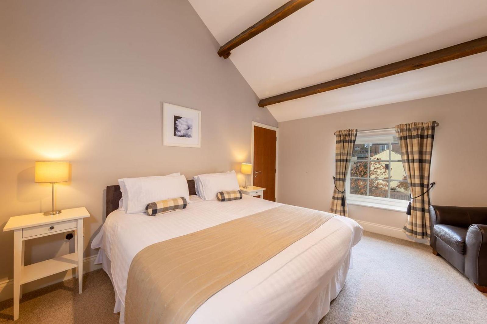 Scotch Arms Mews Bed & Breakfast, Brampton Town Centre, Hadrians Wall