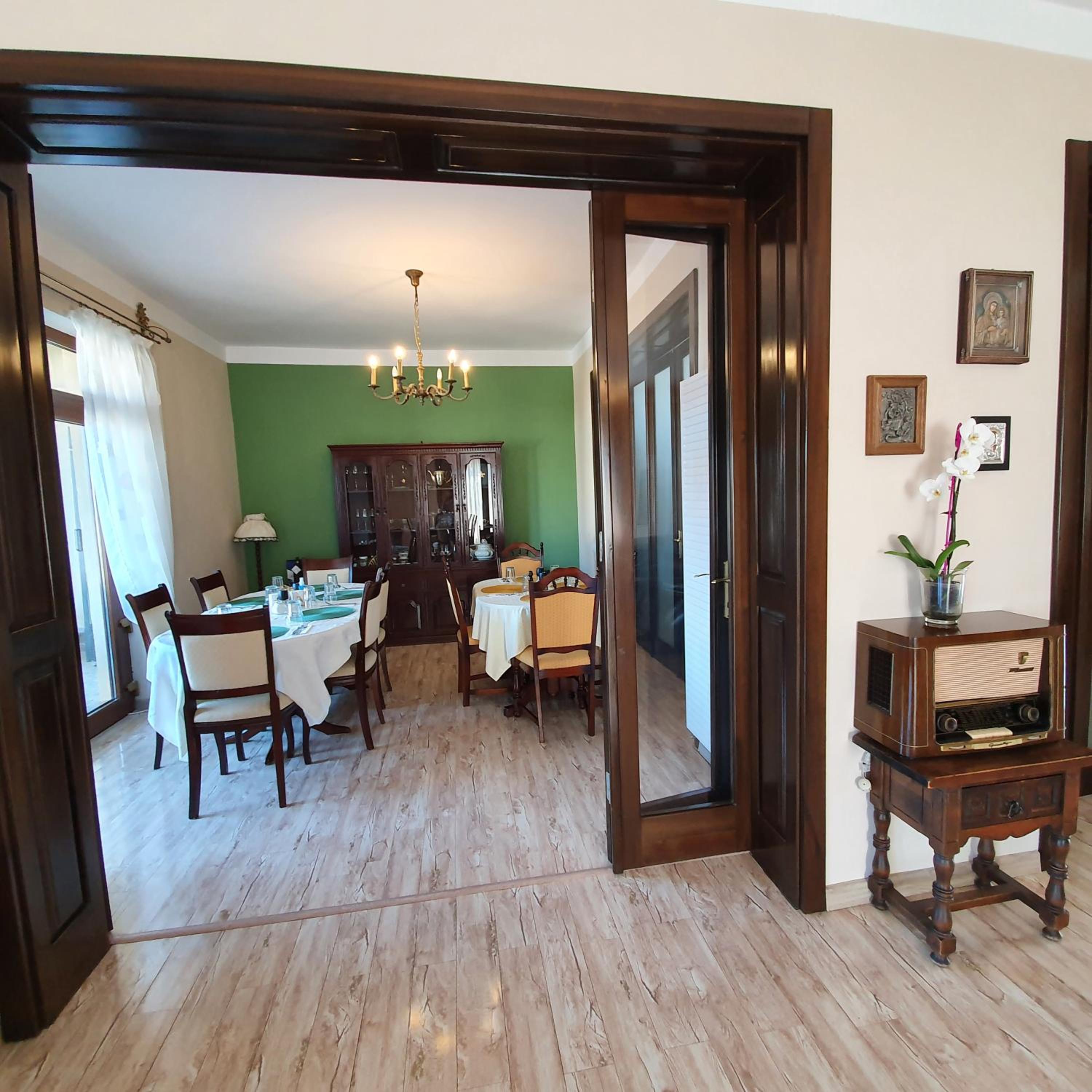 Photo 33