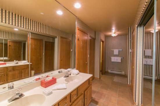 Townsend Place in Beaver Creek VIllage - Property Image 2