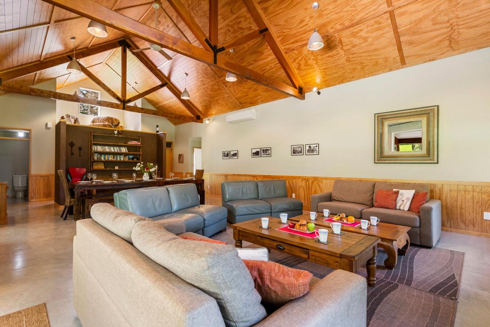 The Red Barn - Lake Okareka Holiday Home
