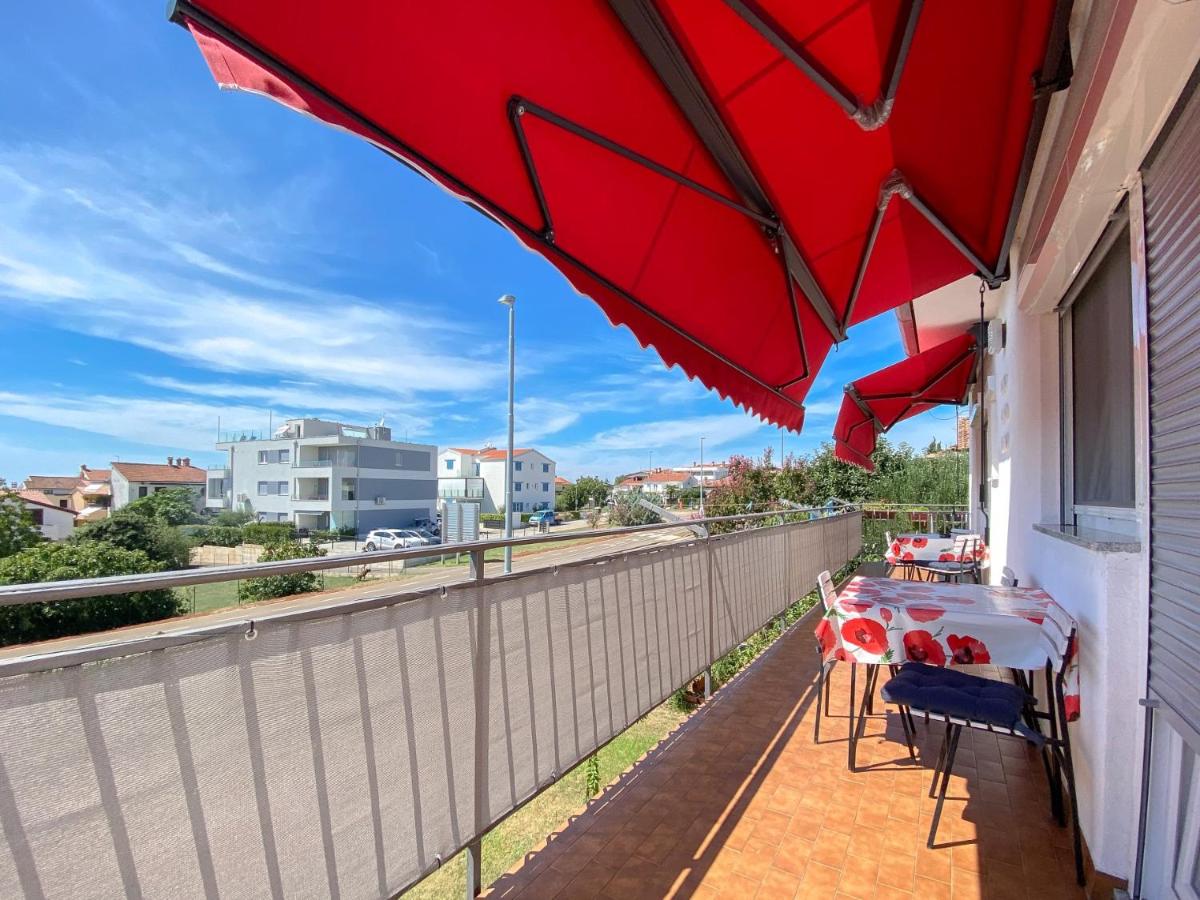 Amelie view 5