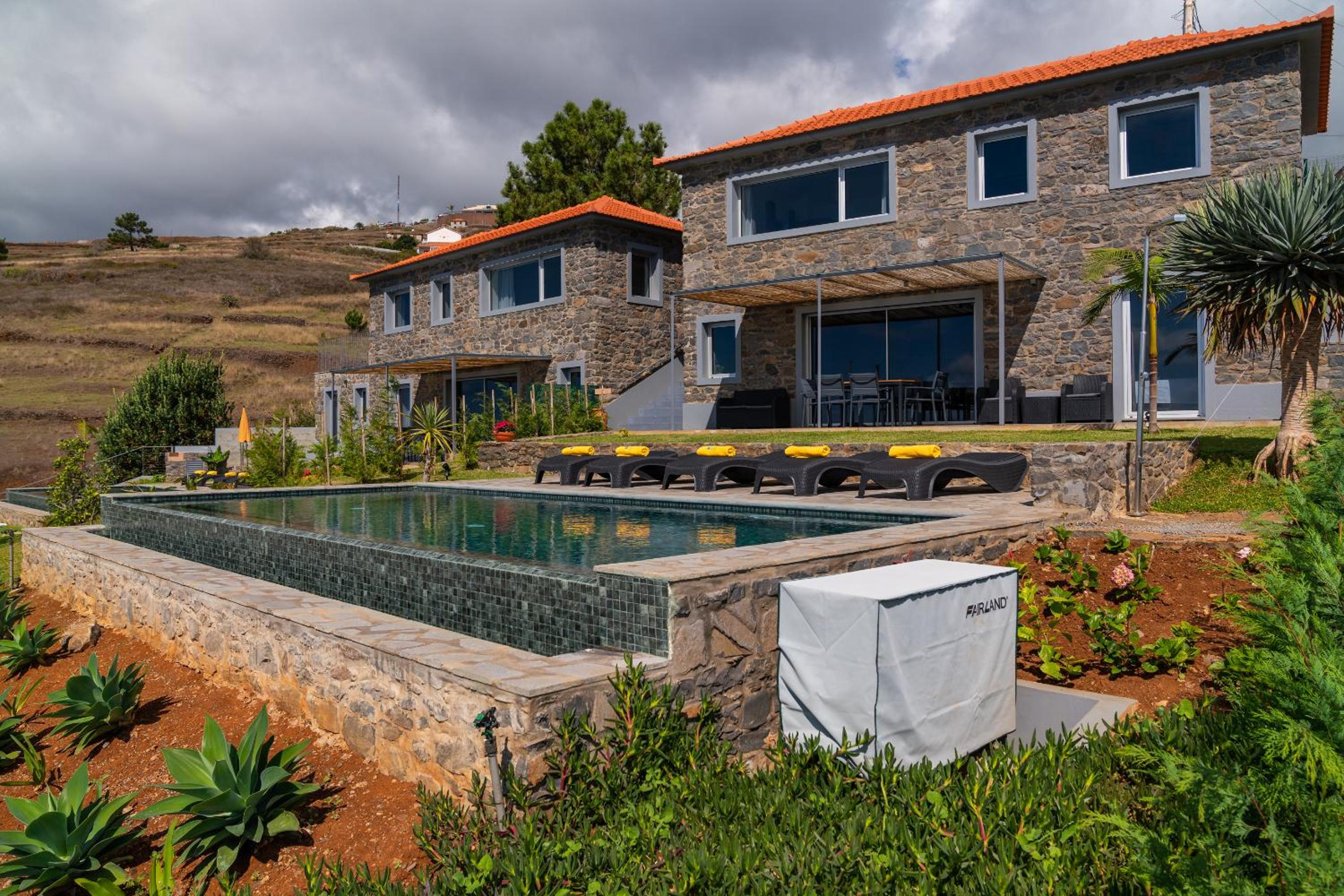 Villa Fauna Calheta Infinity Pool & Nature Views