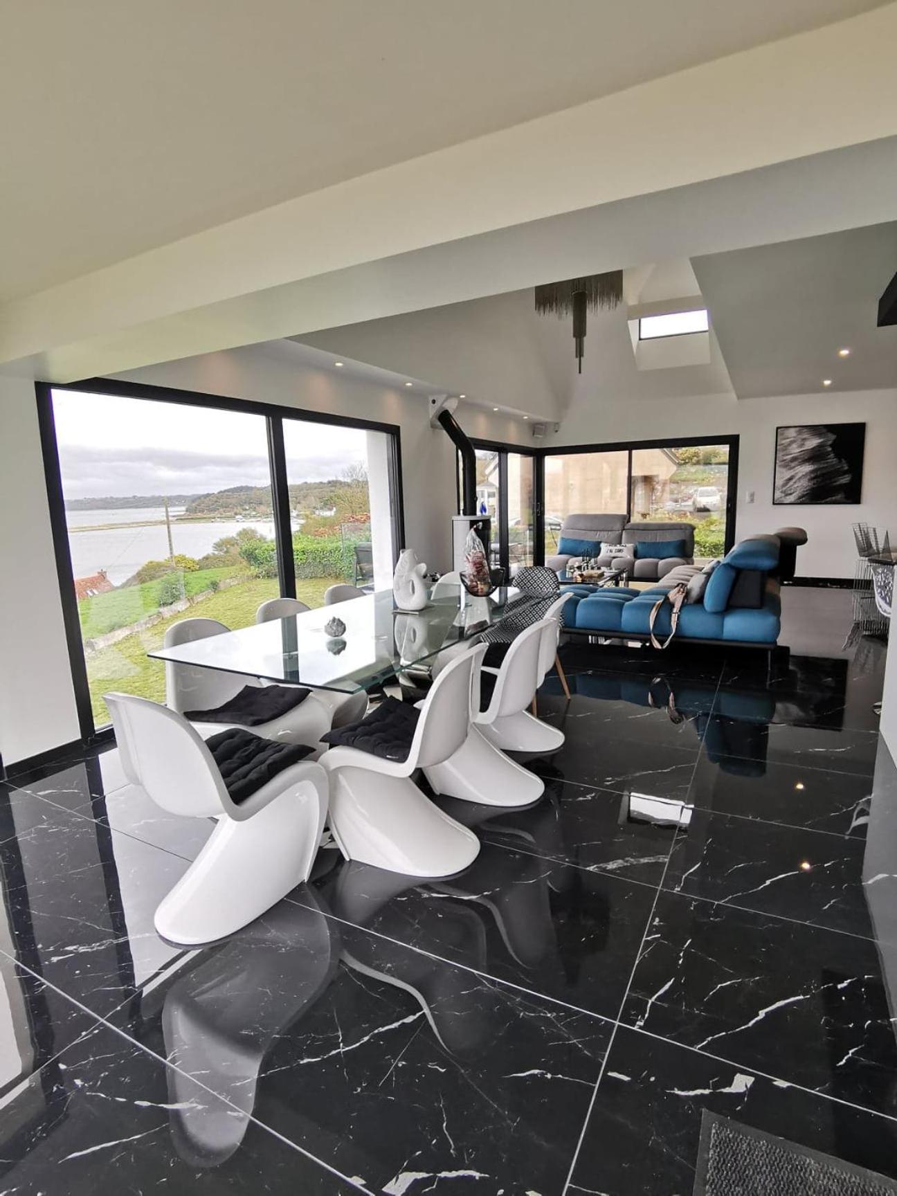 Villa l'hermine Vue mer exceptionnelle, prestation luxe contemporaine avec cinema et spa, borne voit électrique