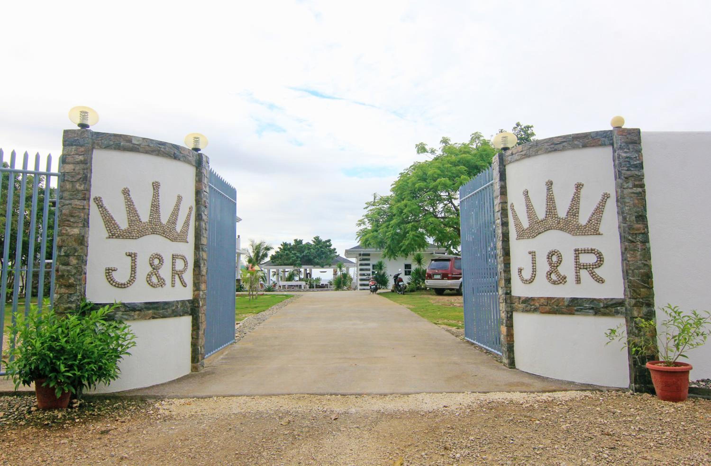 J&R Residence