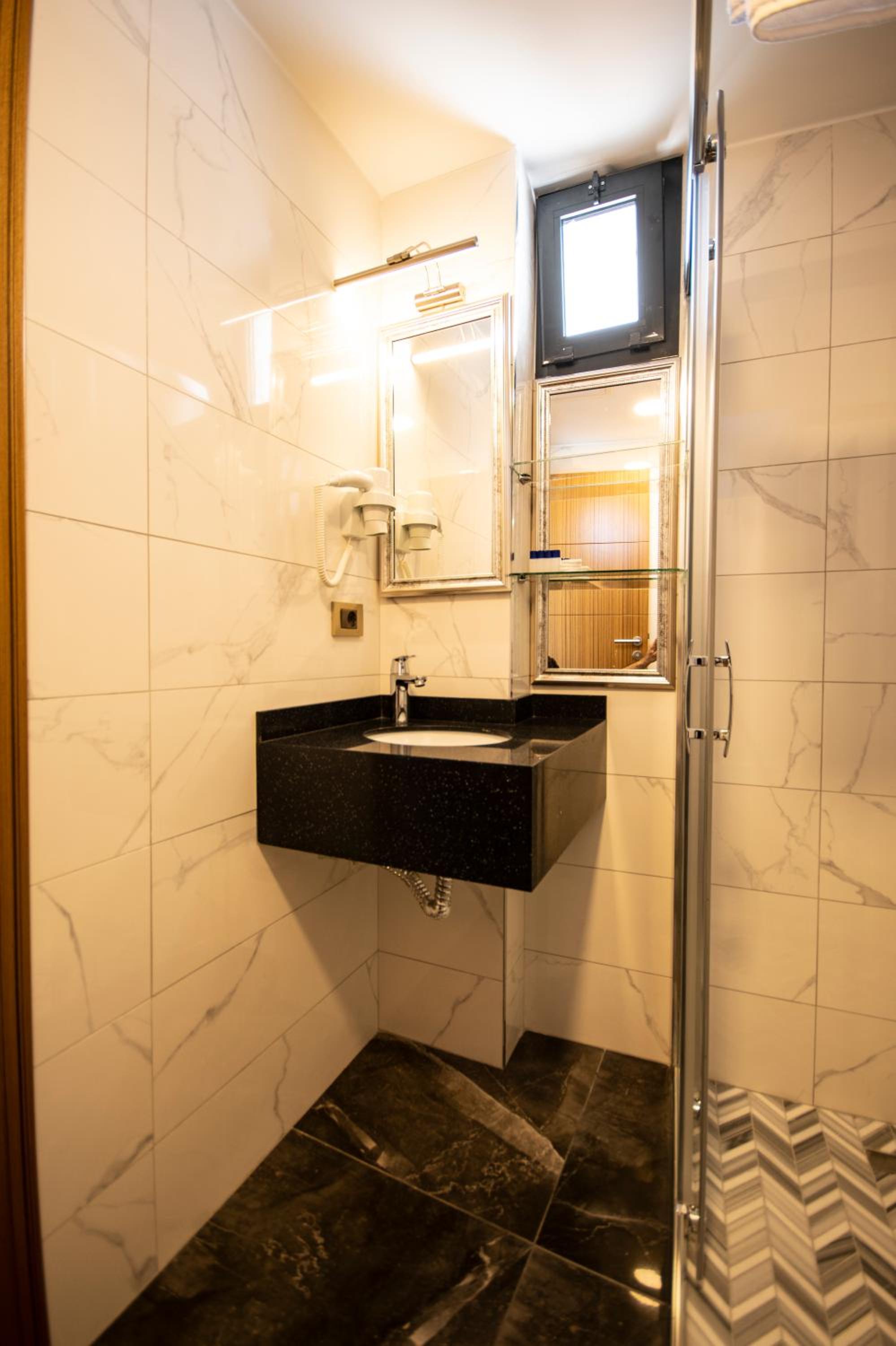 Eliza Otel - Image 32