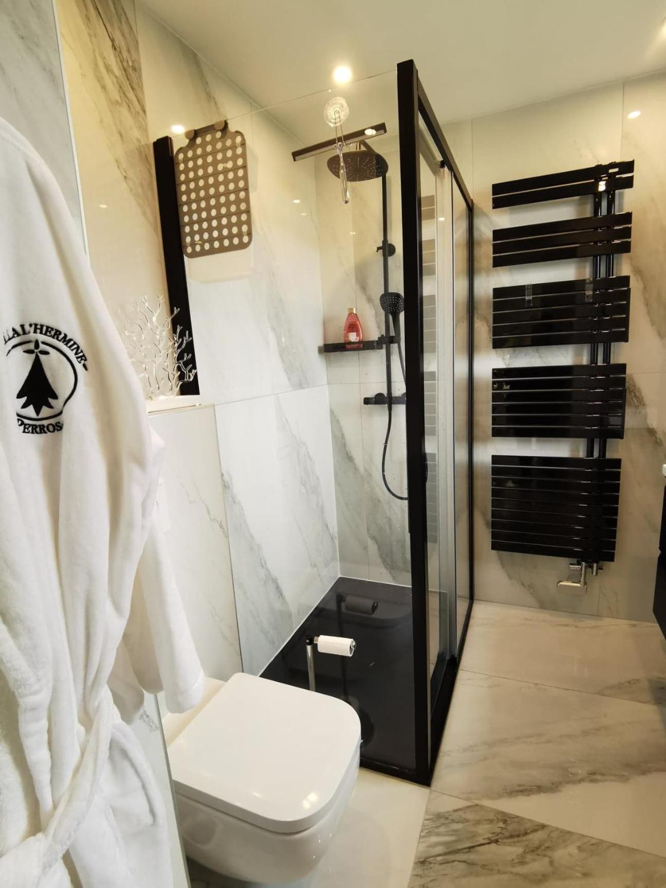 Villa l'hermine Vue mer exceptionnelle, prestation luxe contemporaine avec cinema et spa, borne voit électrique