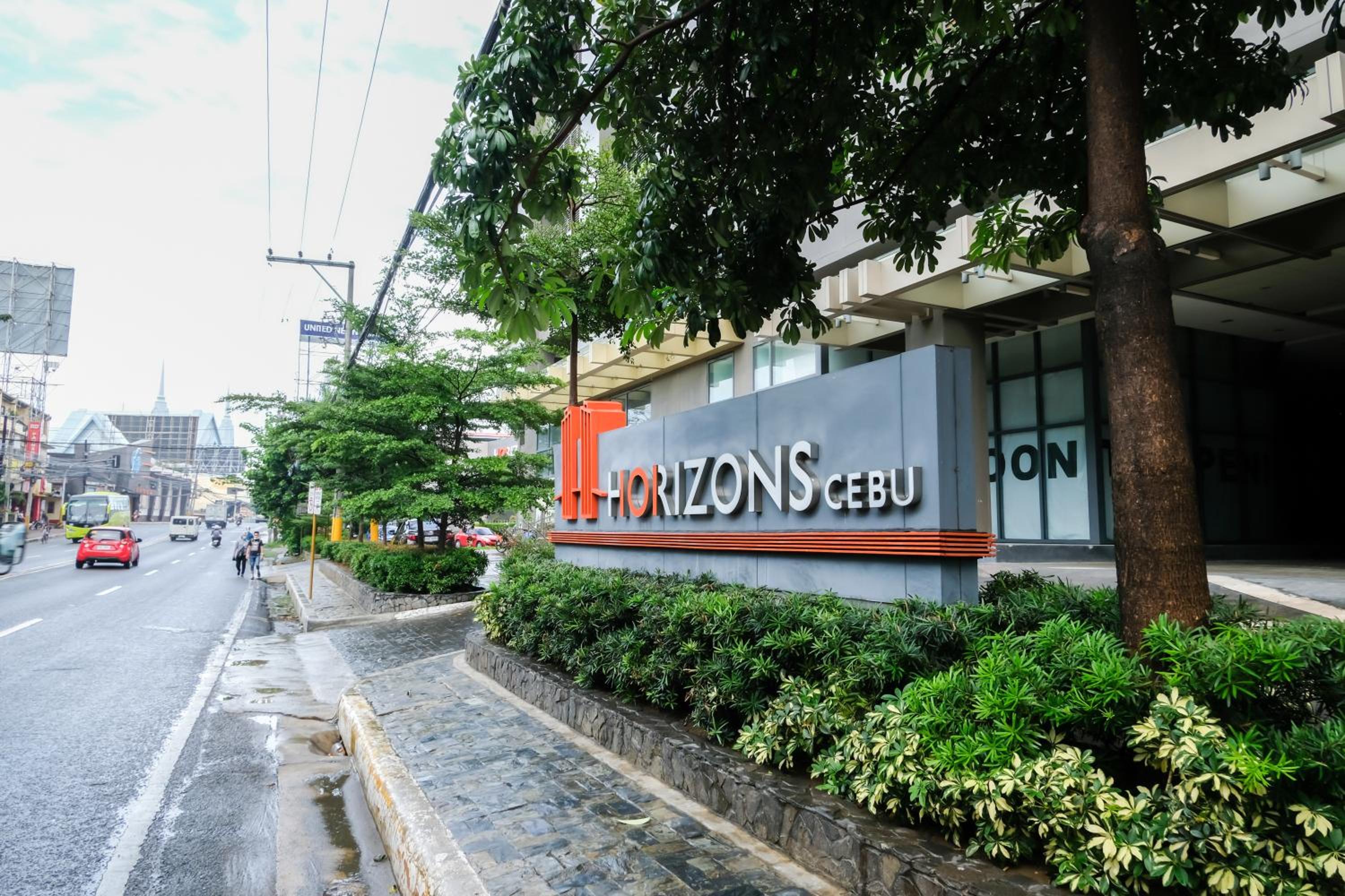 Hotel Ezeniel's Place at Horizons 101 Condominium - Image 1