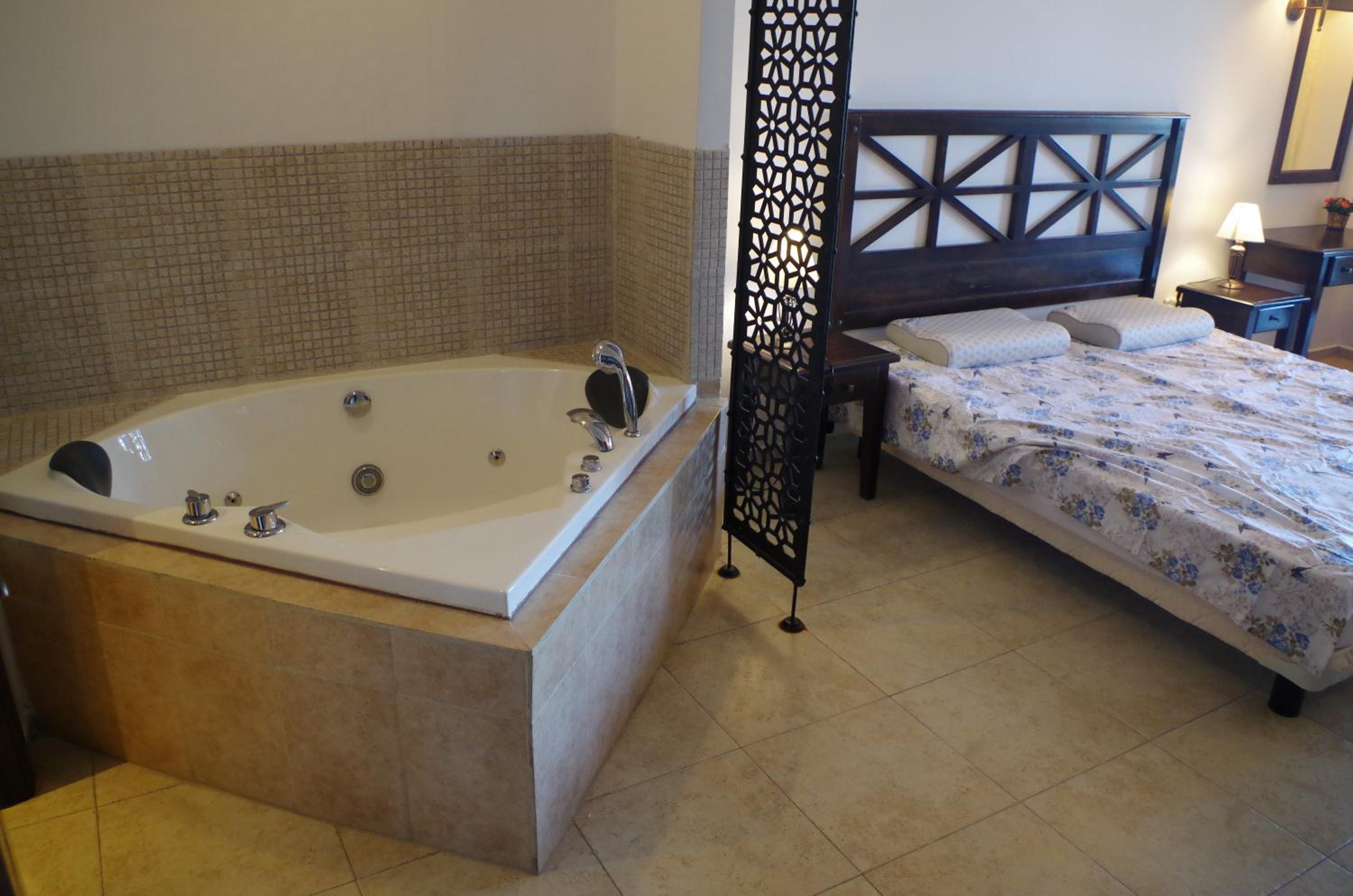 Beautiful 1st-Line Seaview Private Appartement in The Cliff resort