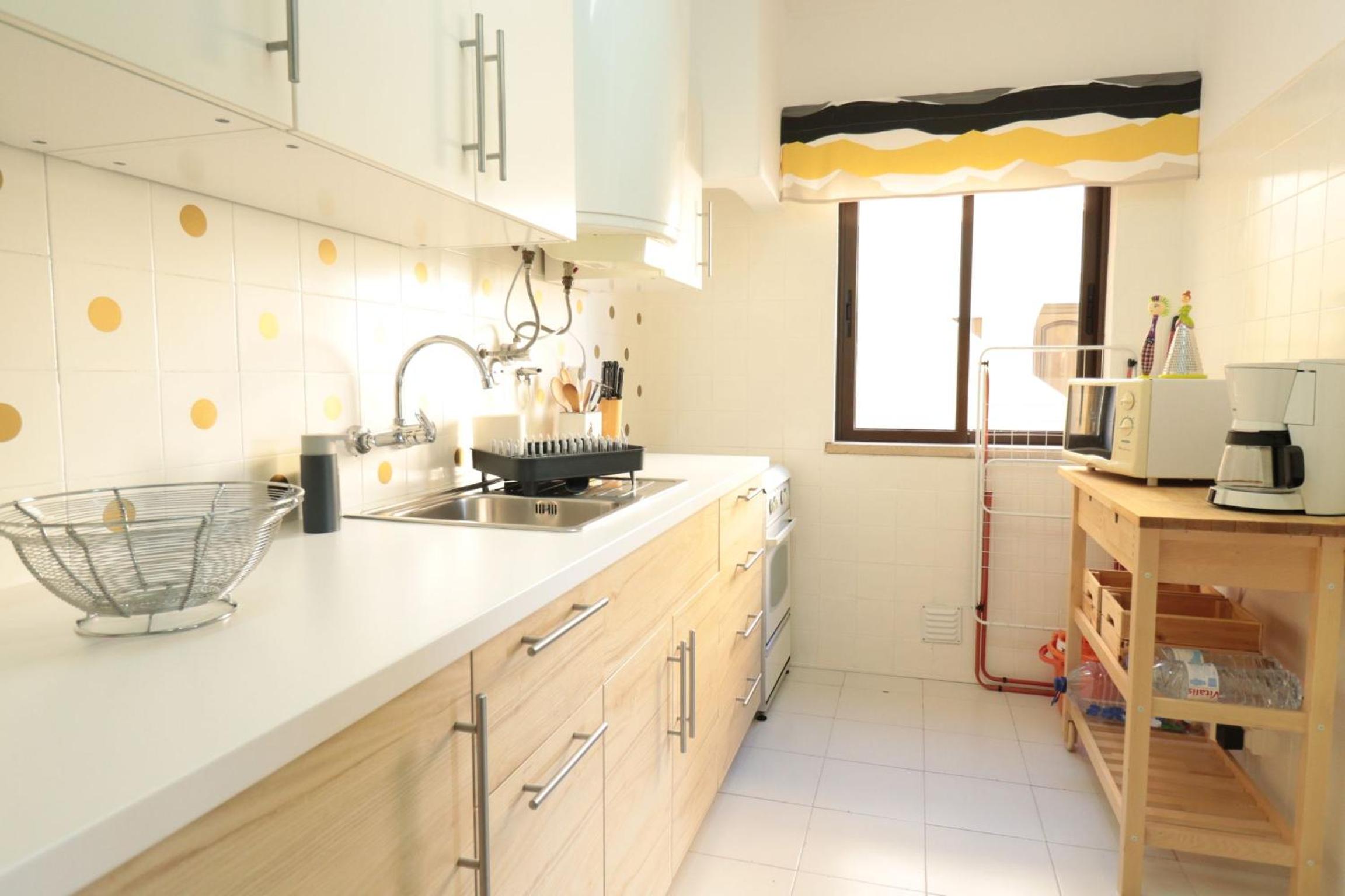LovelyStay - Cozy 1BR Flat in Alvor with AC and Balcony view 5