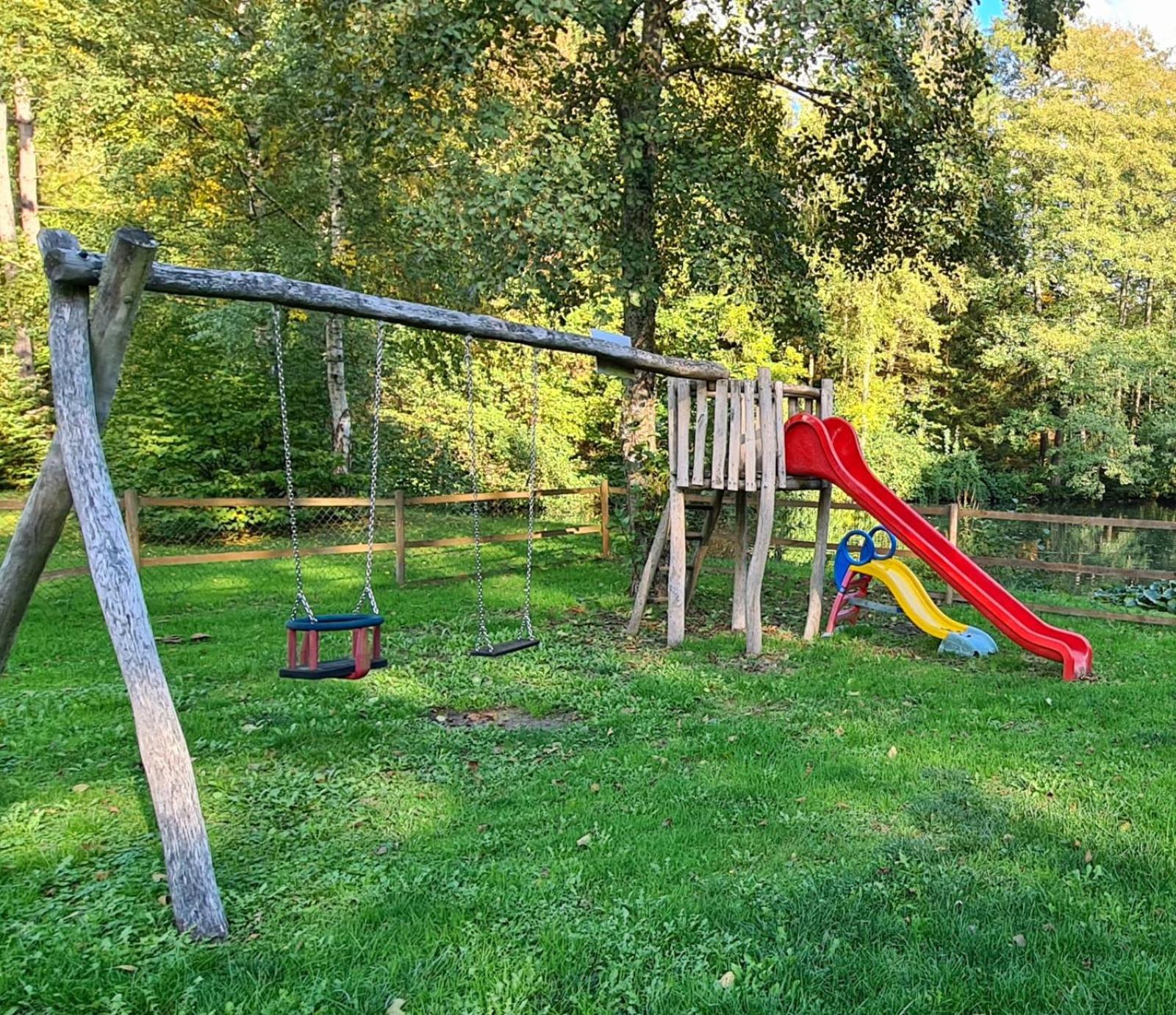 Ferienwohnung am Waldsee mit Schwimmbad