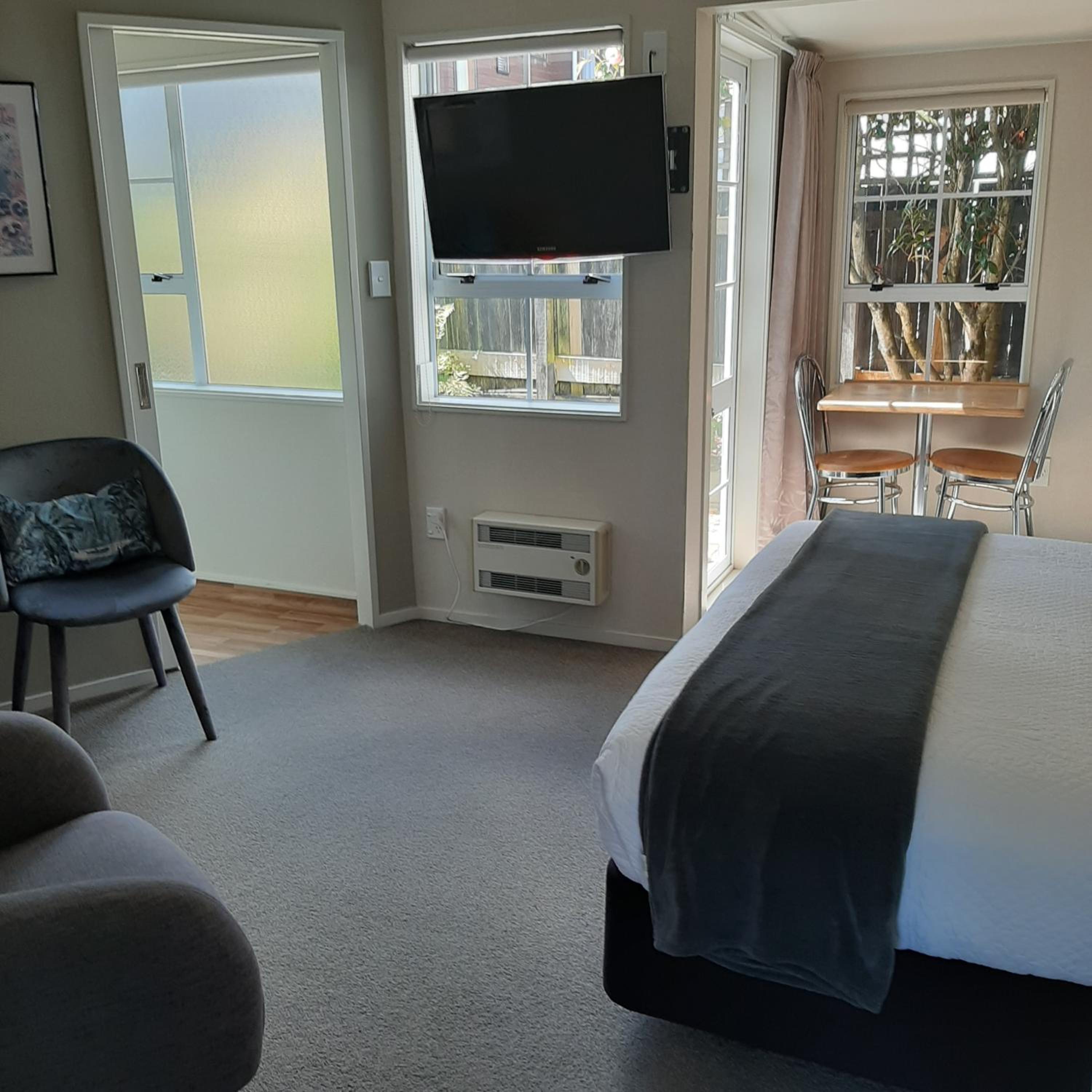 Cottage Mews Motel