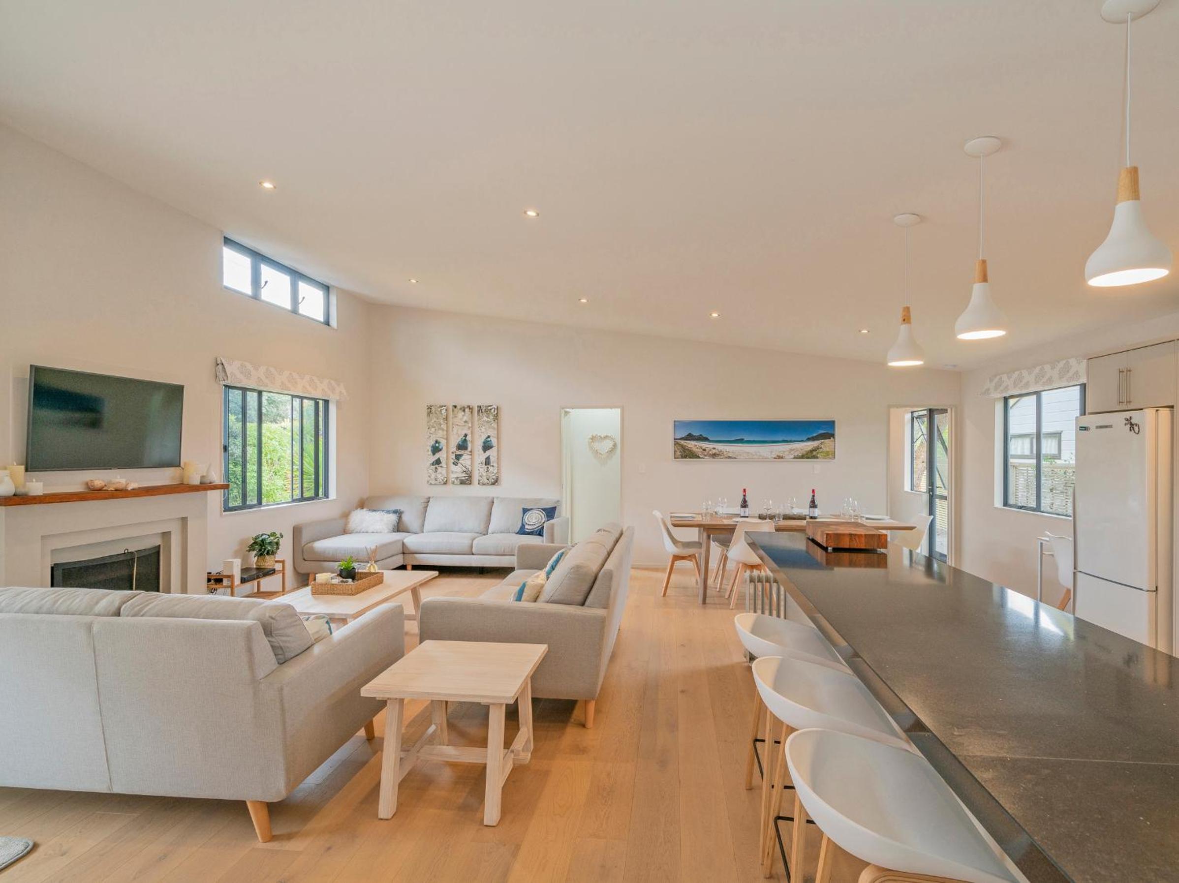 Upsides and Good Vibes - Pauanui Holiday Home view 2