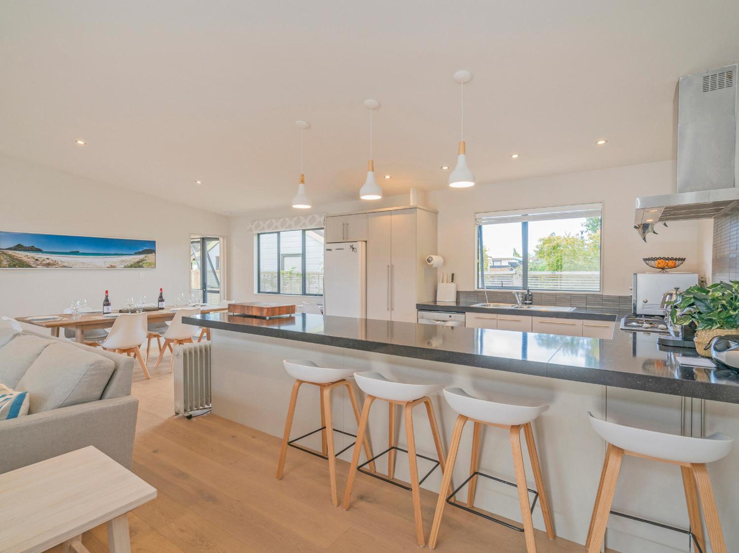 Upsides and Good Vibes - Pauanui Holiday Home view 4