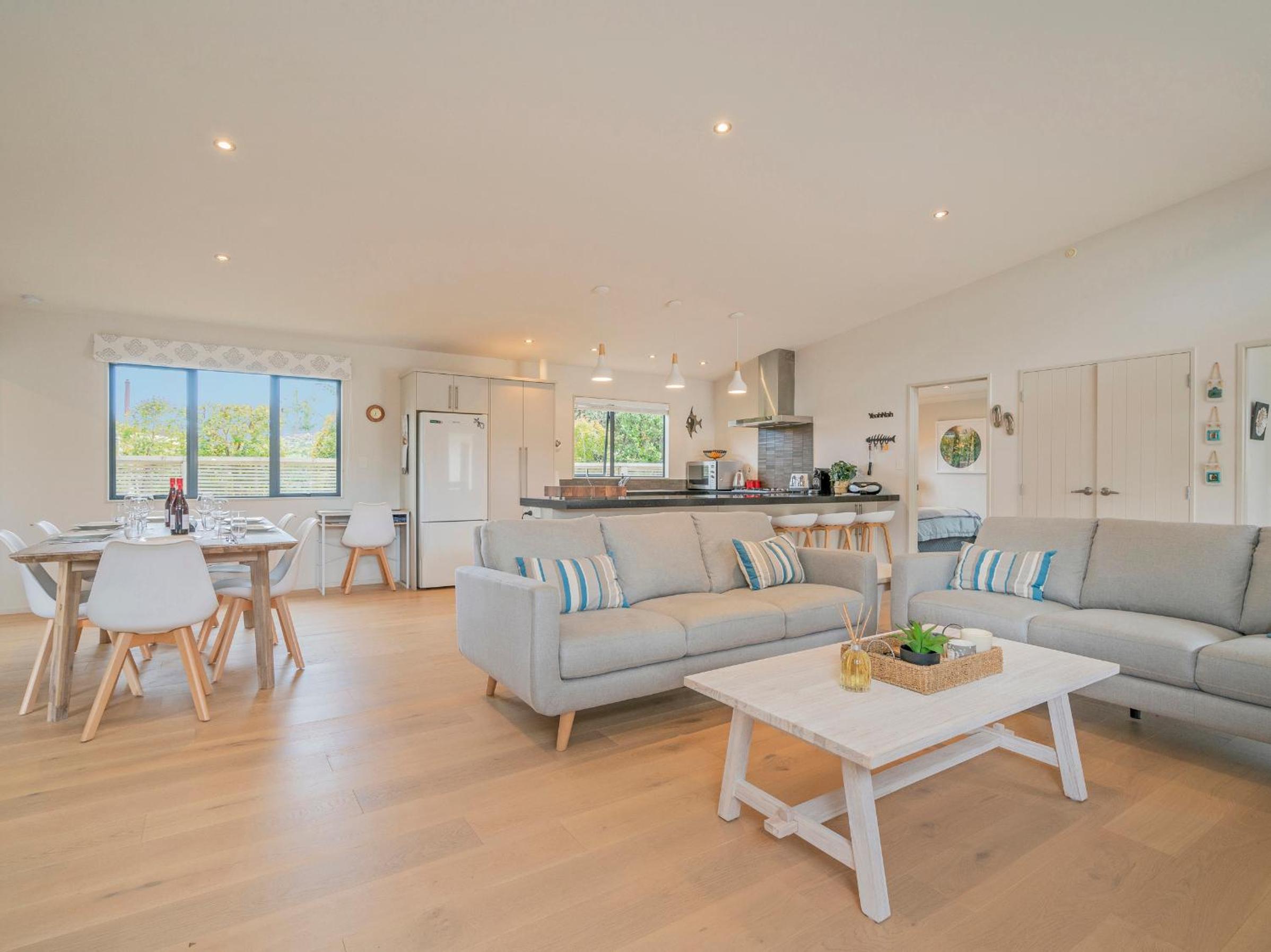 Upsides and Good Vibes - Pauanui Holiday Home view 5