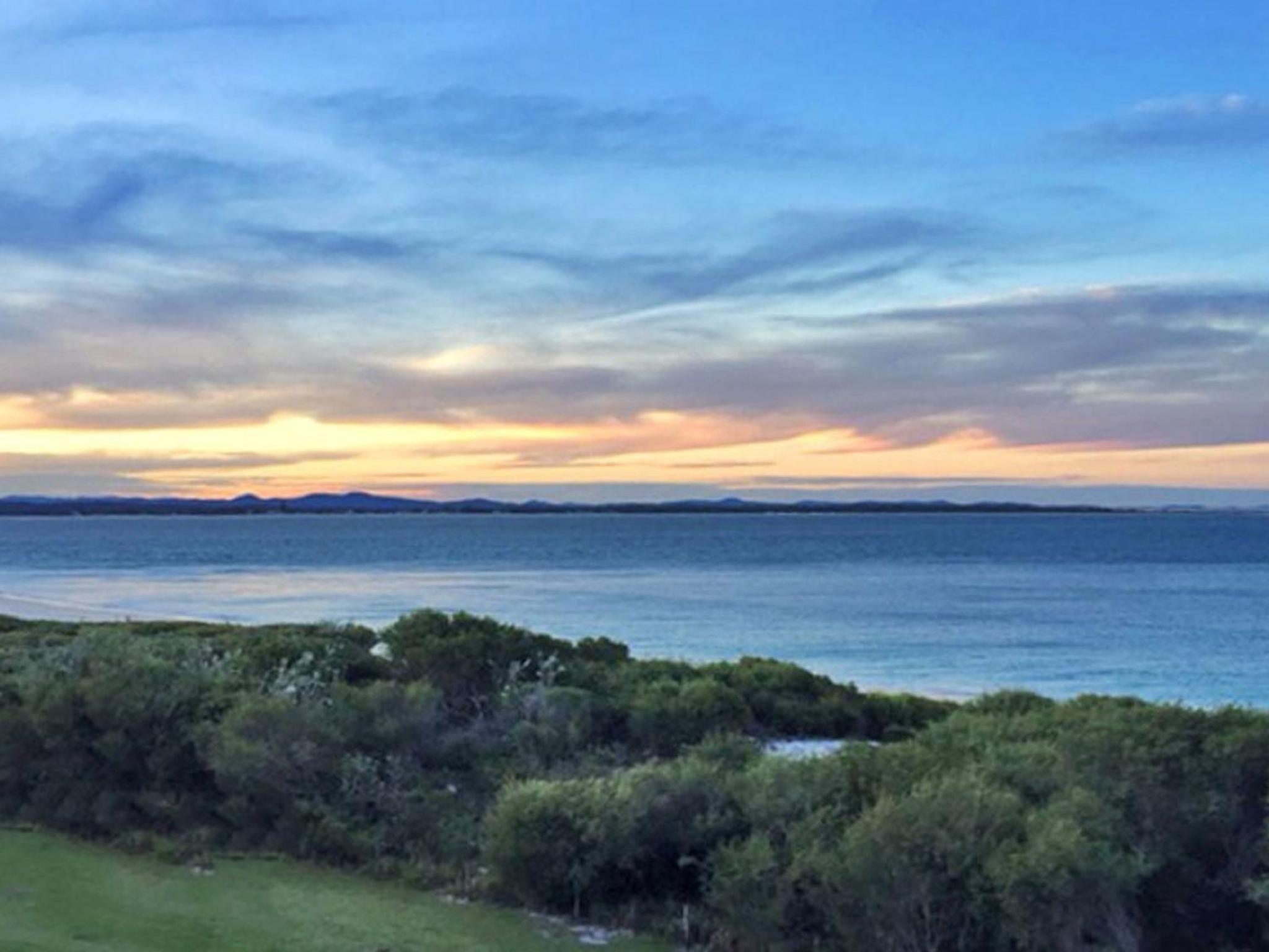 Luskin Lodge 11 stunning water views