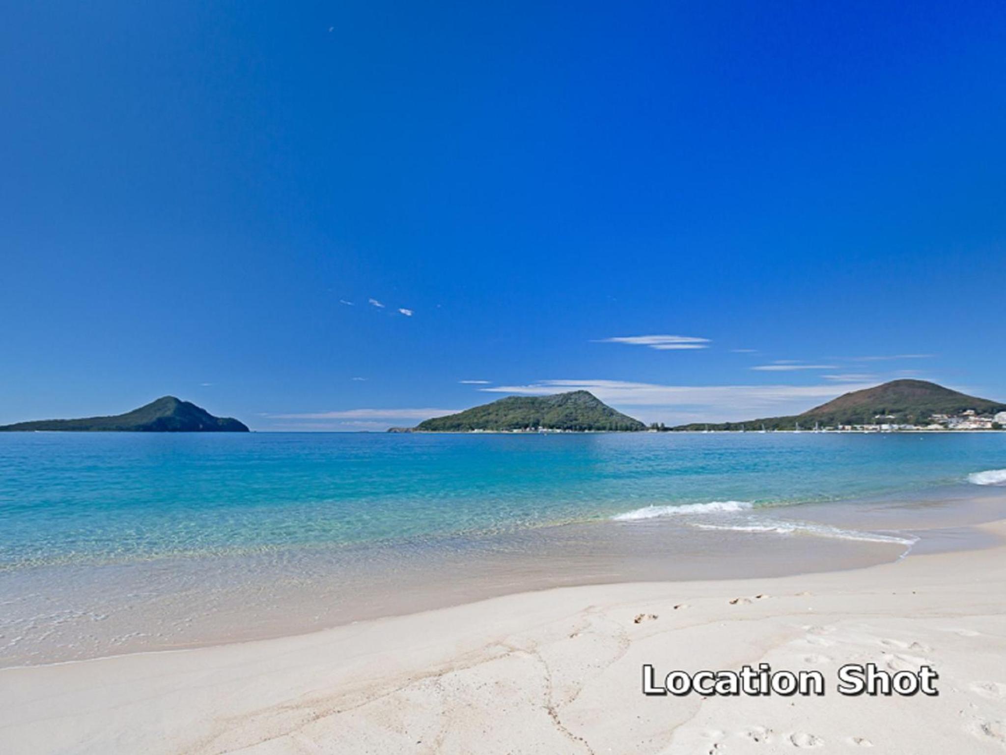 Luskin Lodge 11 stunning water views
