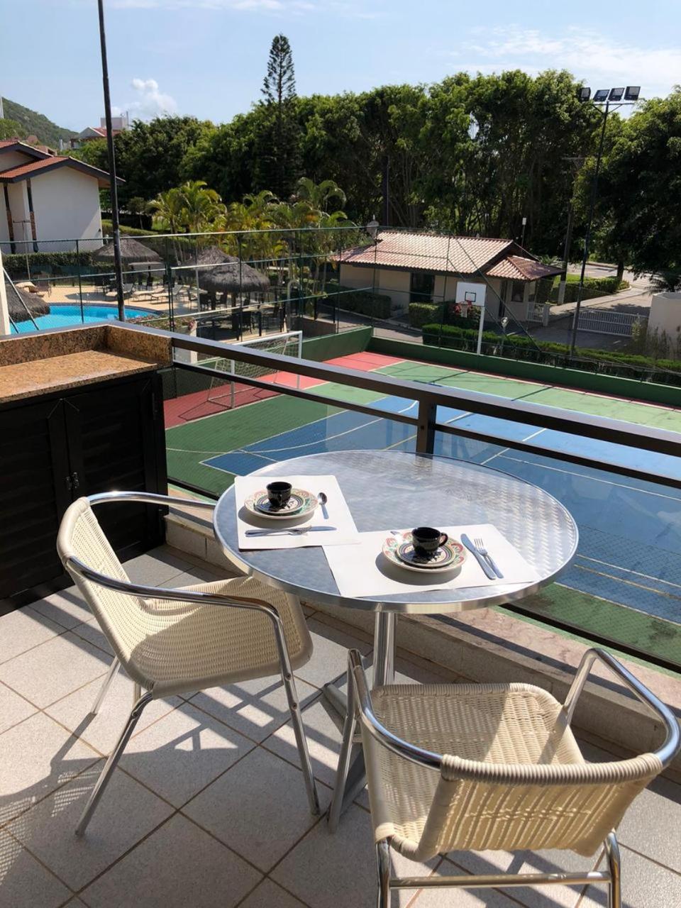 LINDO APARTAMENTO NA PRAIA BRAVA
