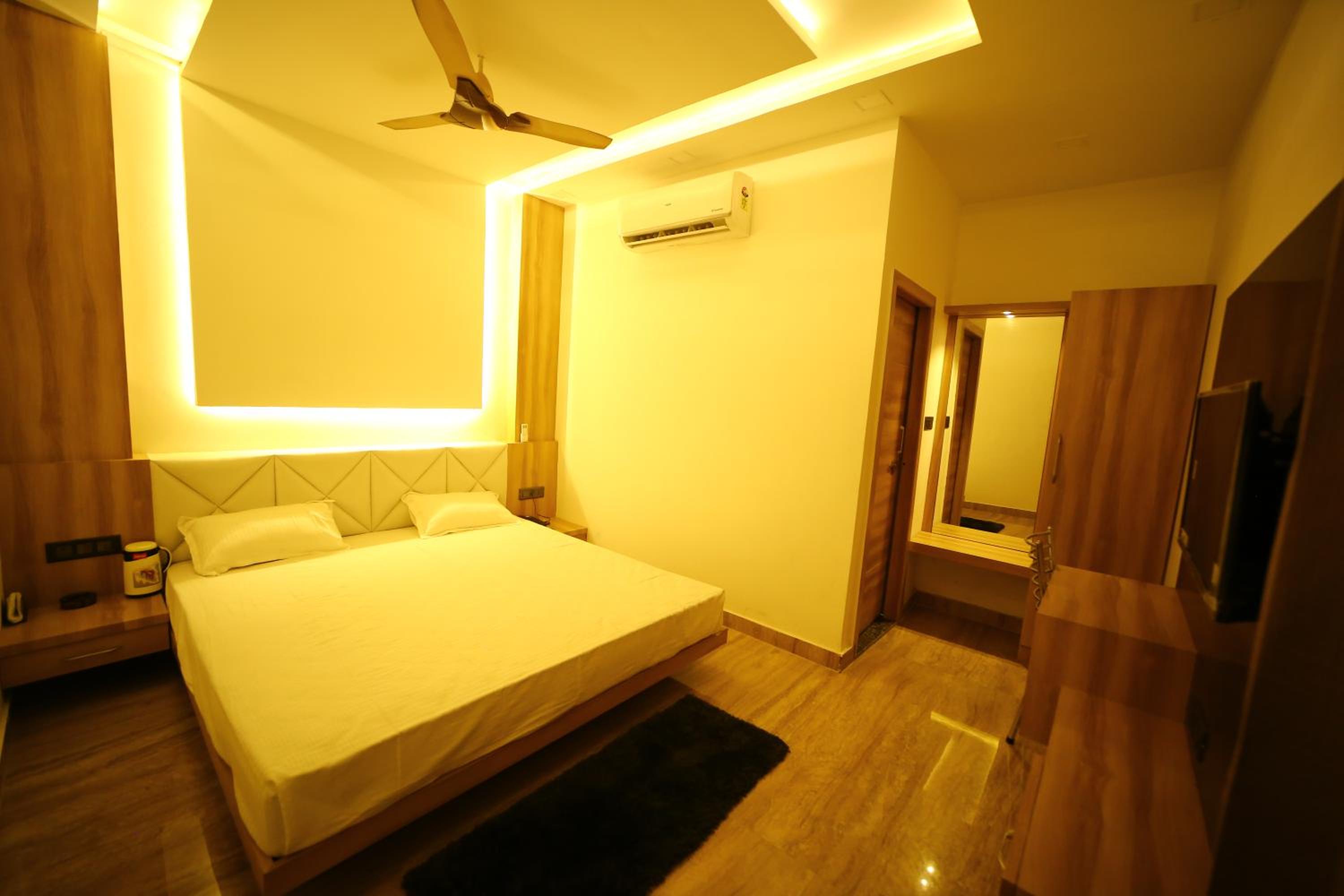 Hotel Byke Ride - Walkable from Agra Cantt Railway Station