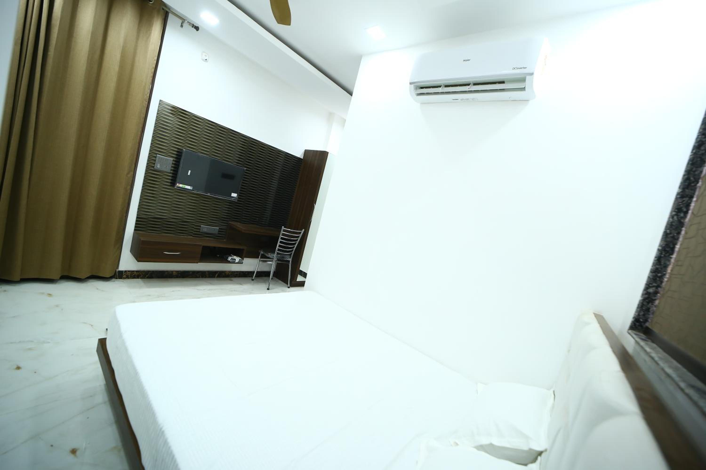 Hotel Byke Ride - Walkable from Agra Cantt Railway Station