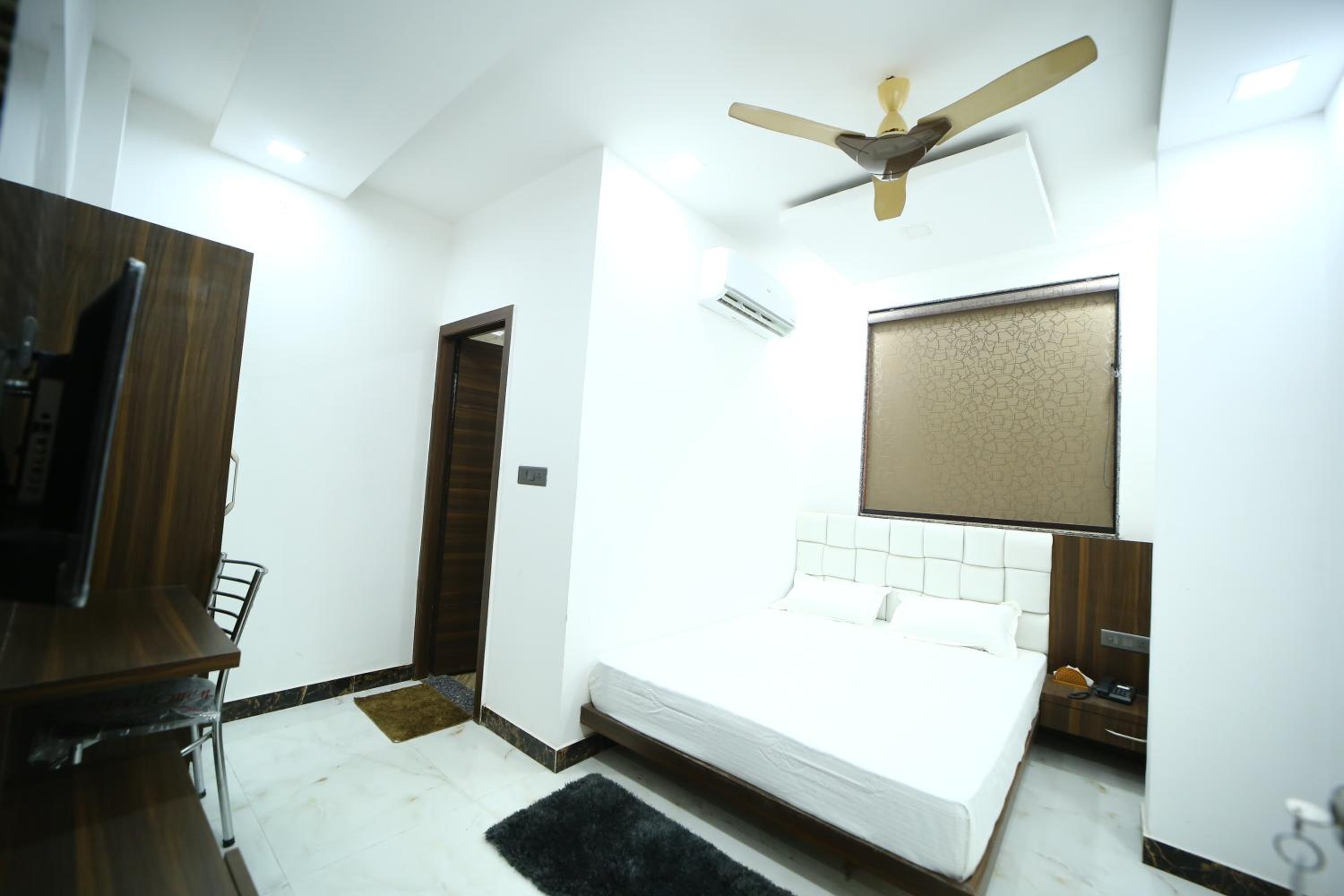 Hotel Byke Ride - Walkable from Agra Cantt Railway Station