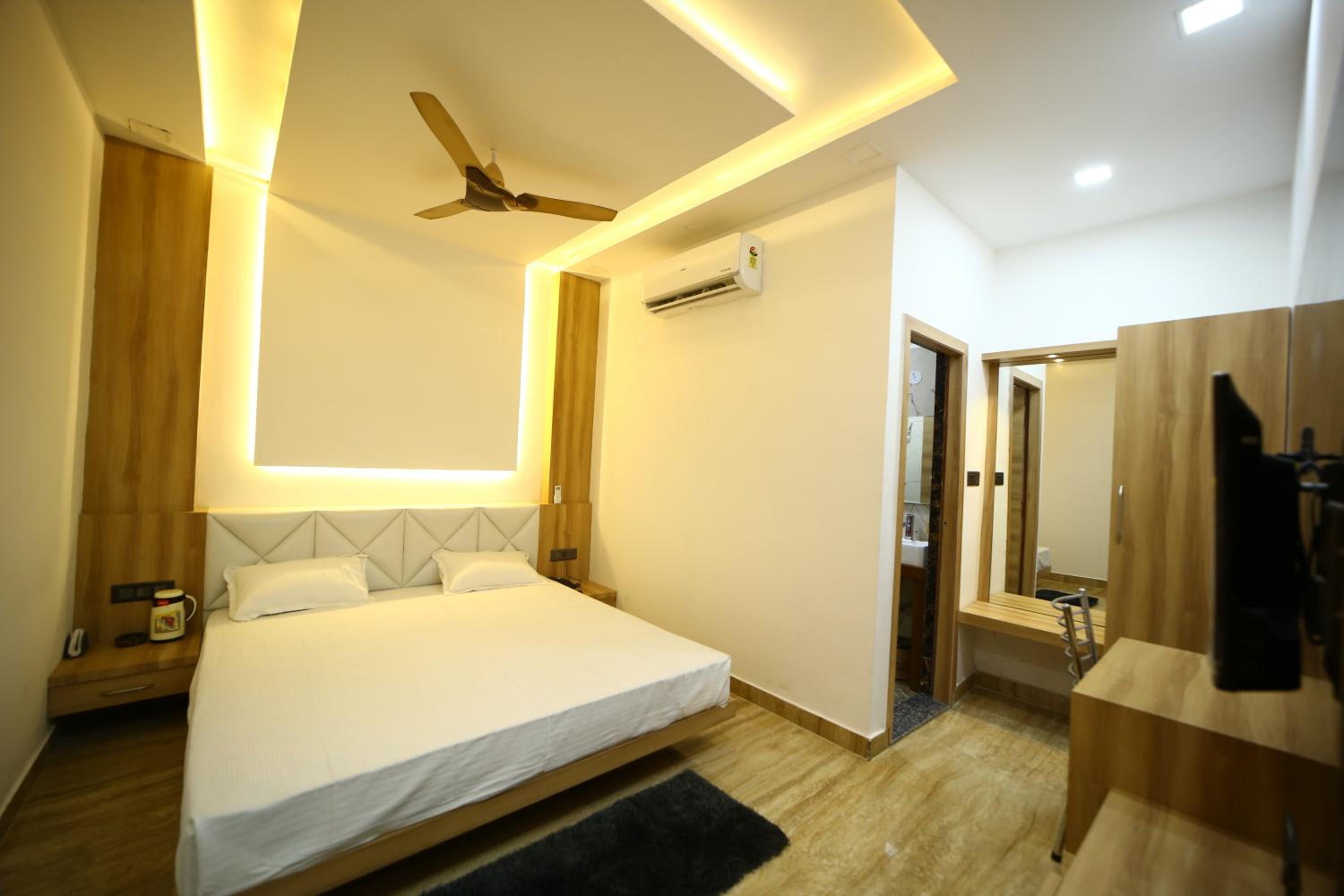 Hotel Byke Ride - Walkable from Agra Cantt Railway Station