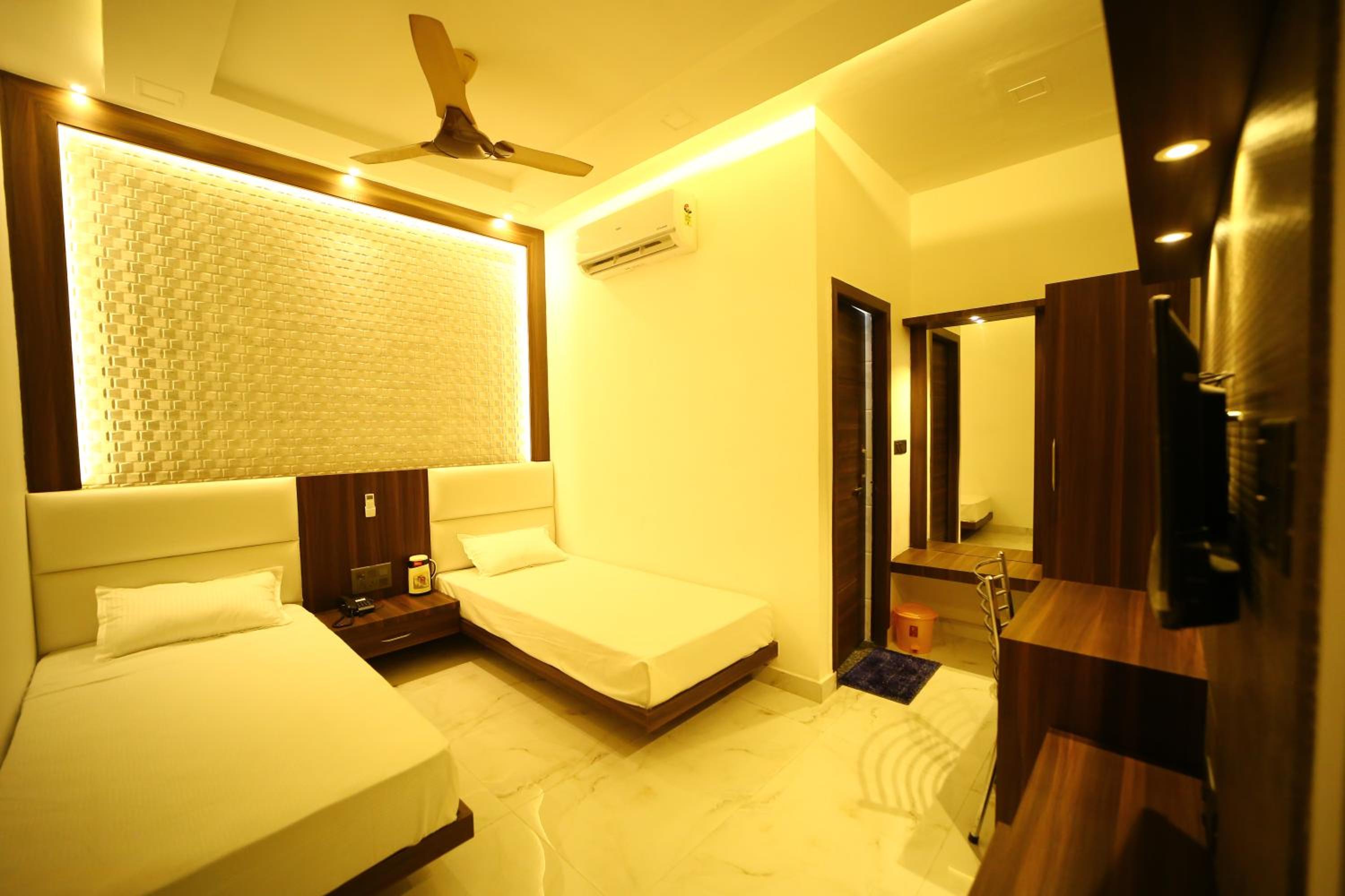 Hotel Byke Ride - Walkable from Agra Cantt Railway Station