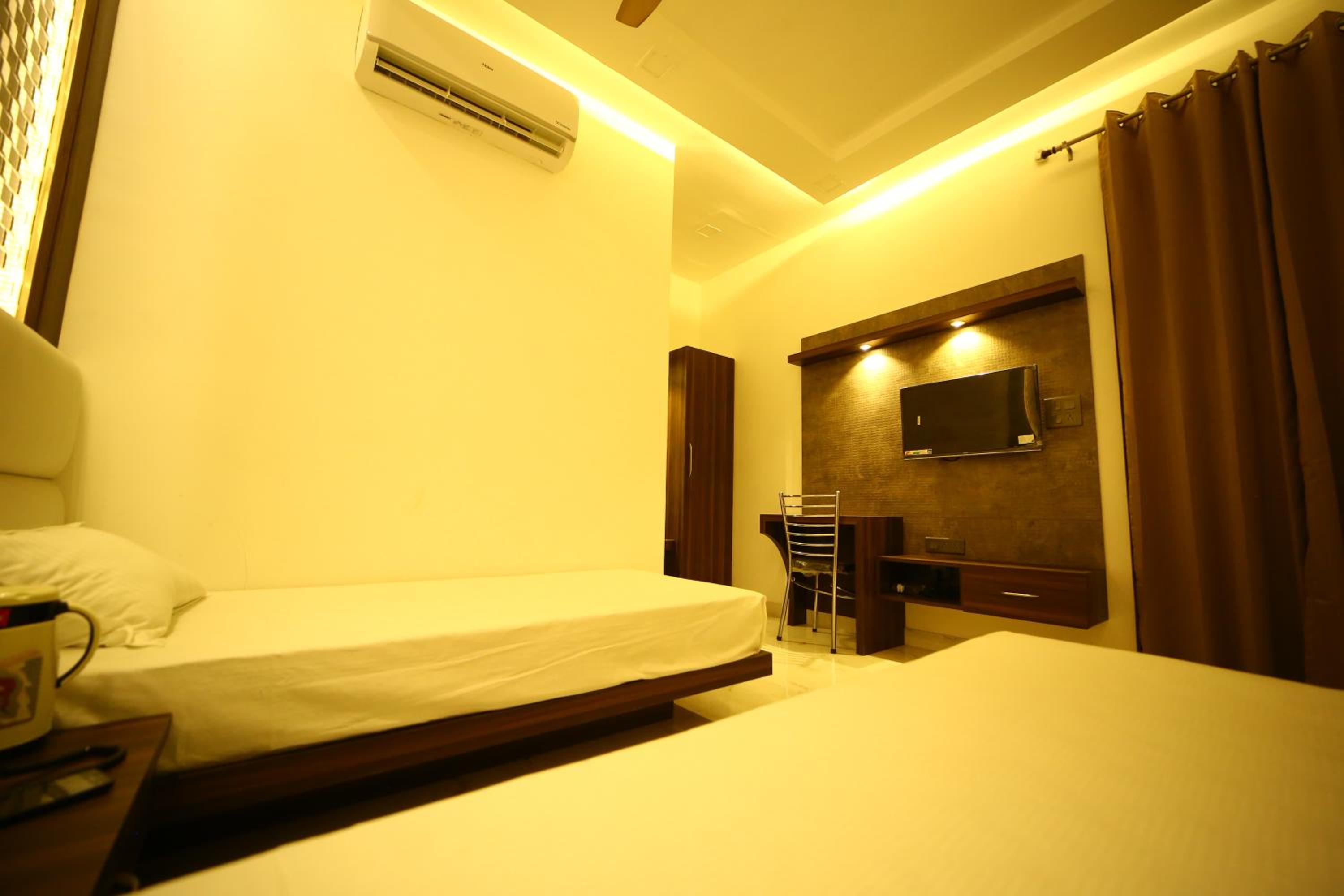 Hotel Byke Ride - Walkable from Agra Cantt Railway Station