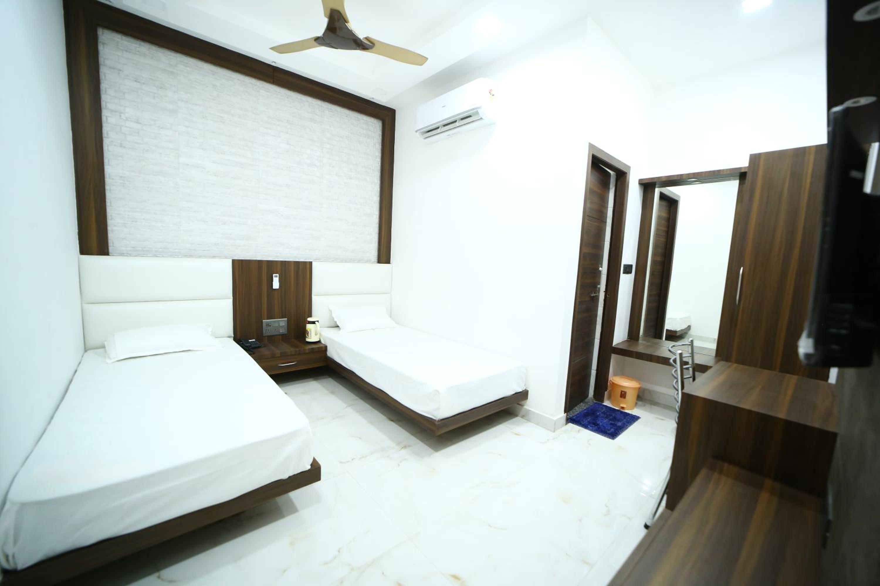 Hotel Byke Ride - Walkable from Agra Cantt Railway Station