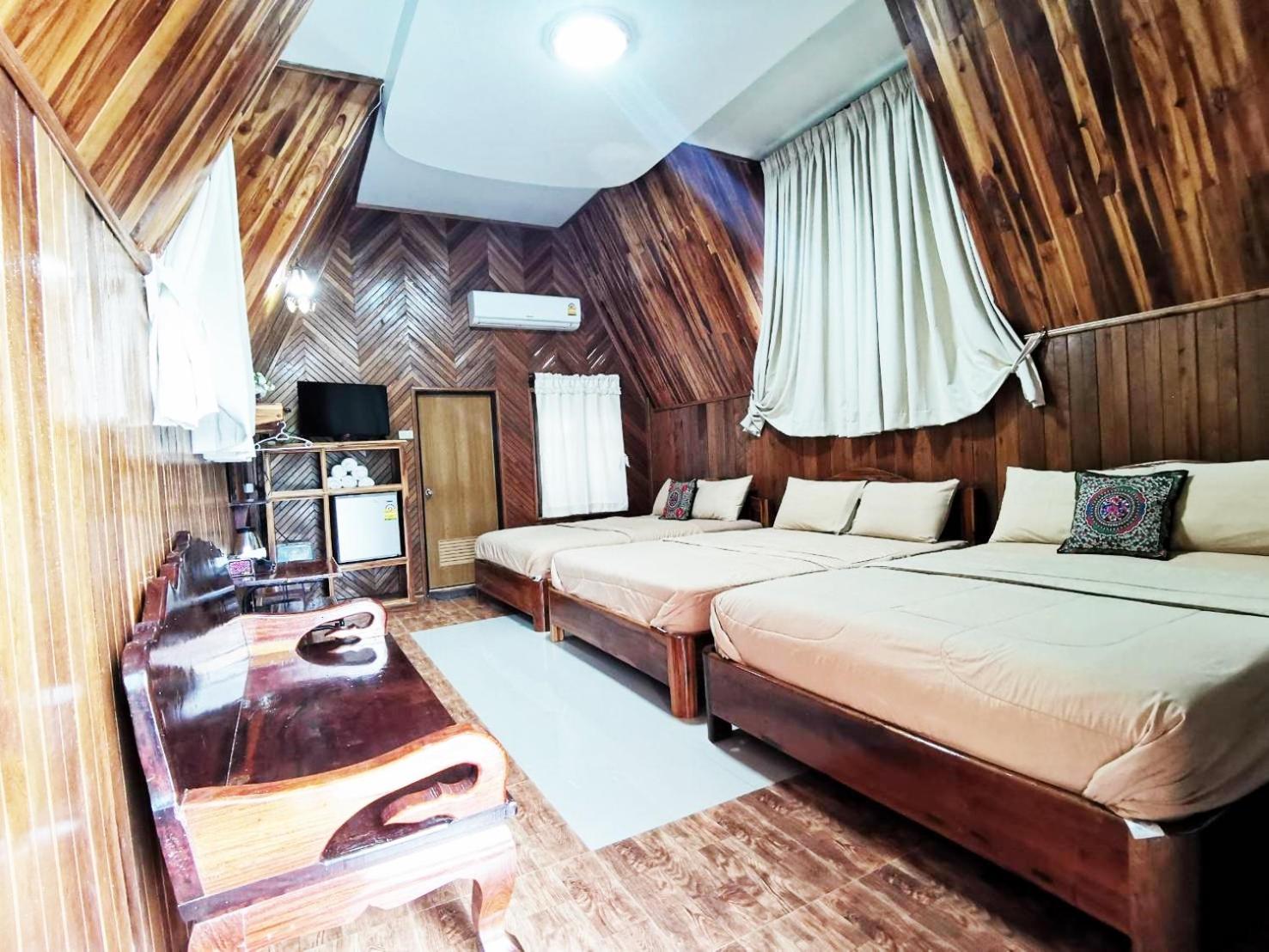 Bansuanphuhong Resort