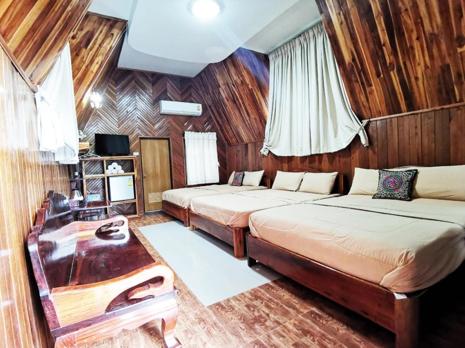 Bansuanphuhong Resort