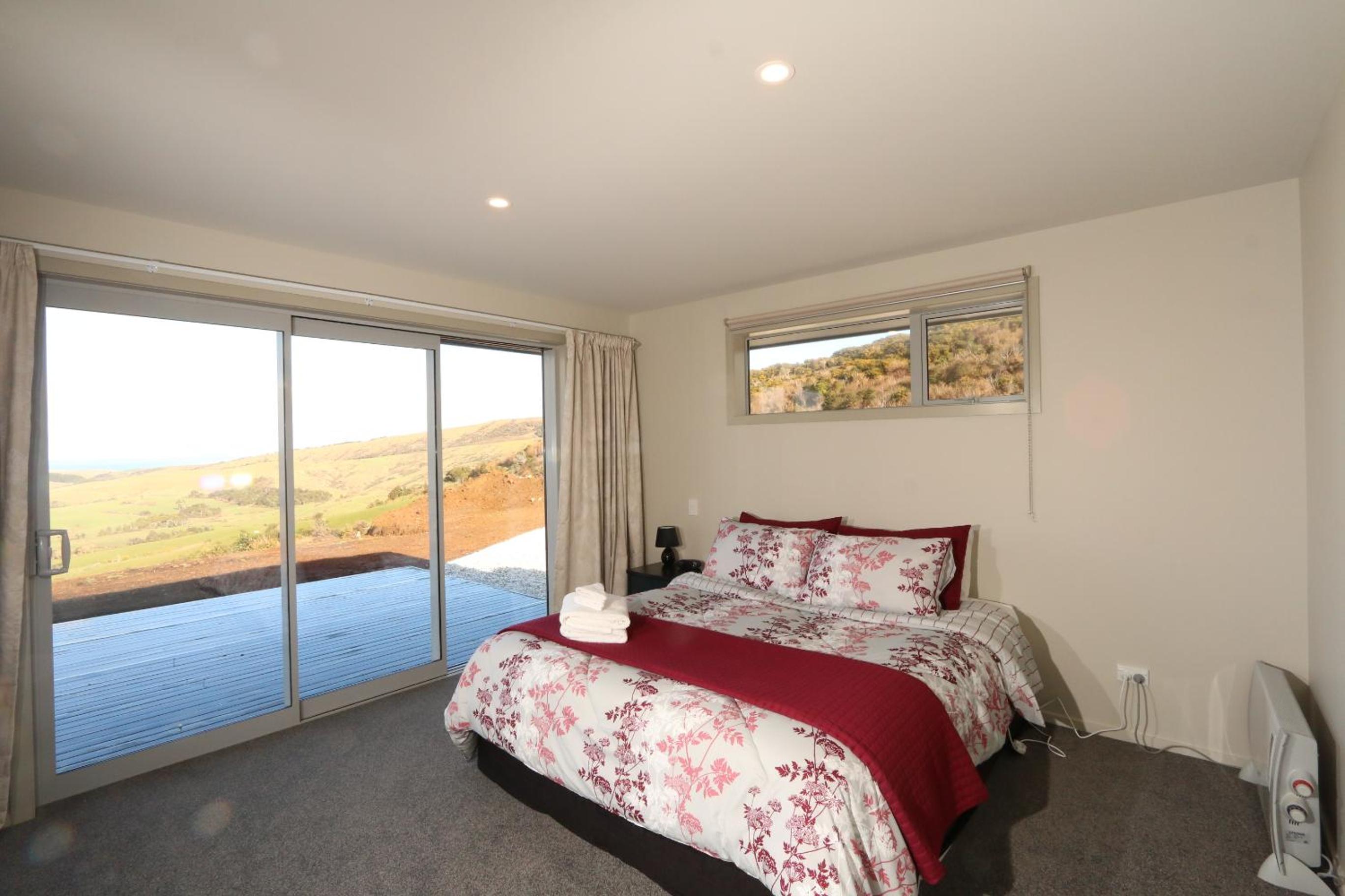 Niagara Ridge Retreat Catlins view 4