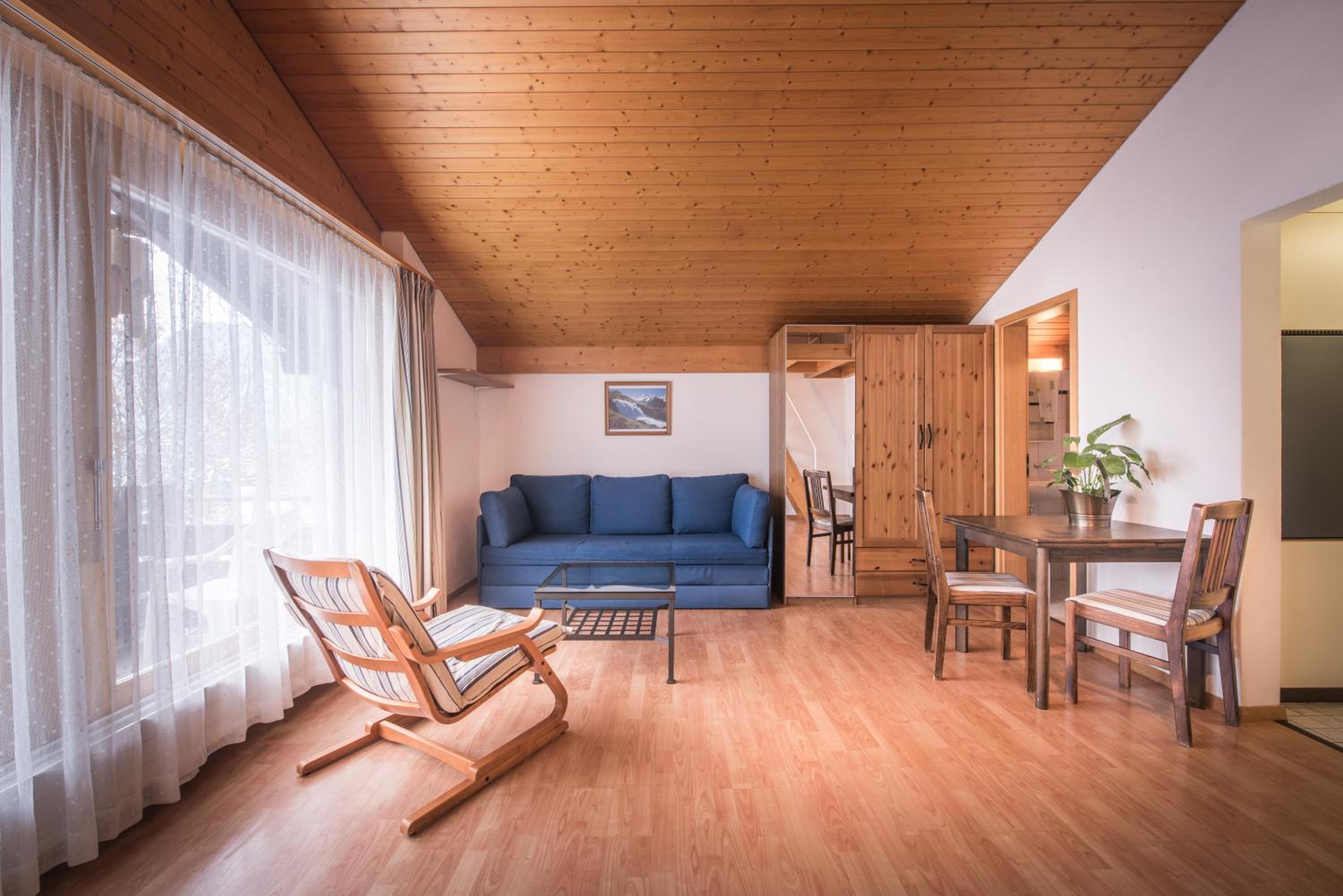 Central Wengen Wonderland: Mezzanine Studio for 4 view 2