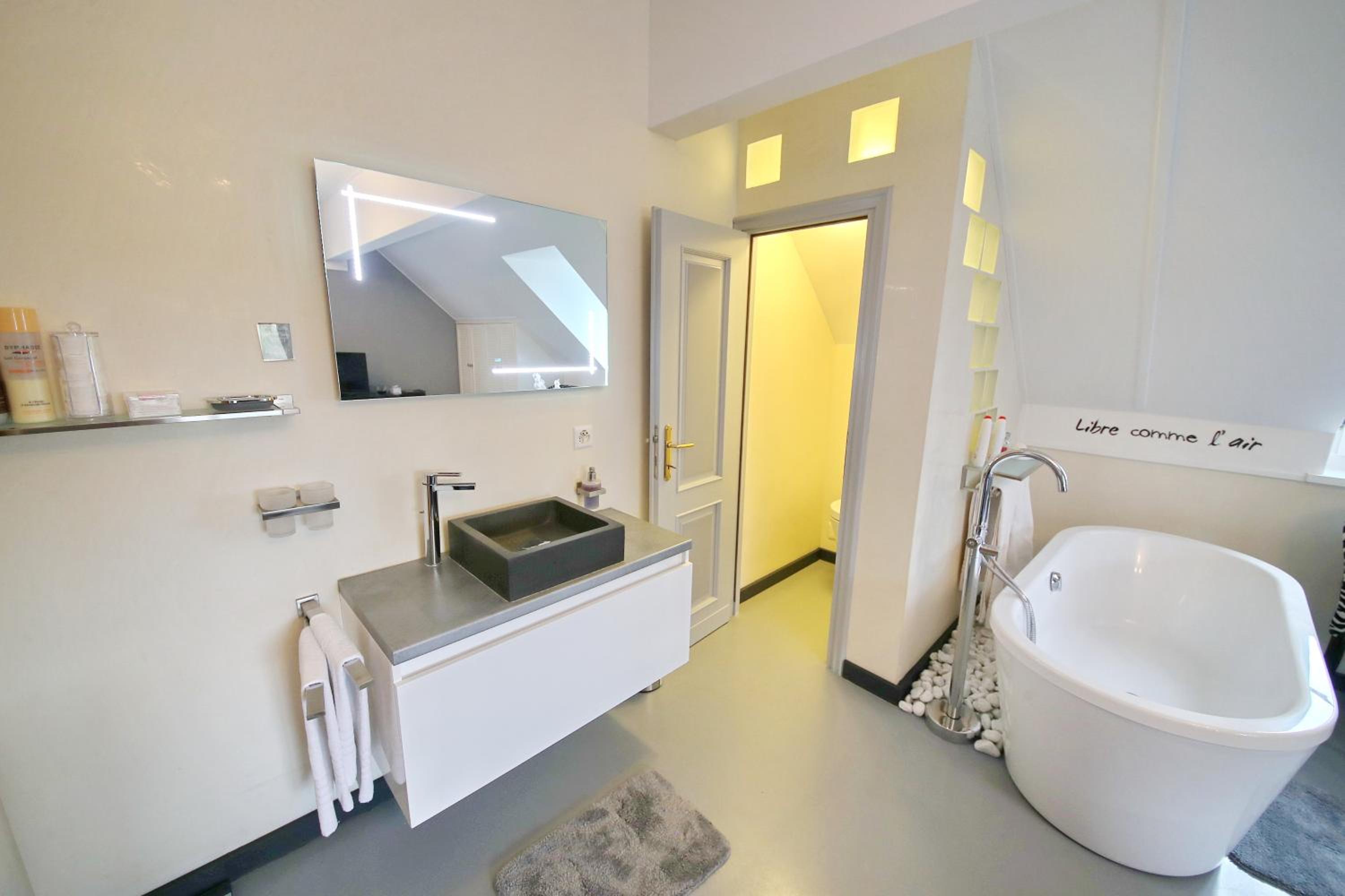 Corseaux Beach rooms-Riviera Beach apartments