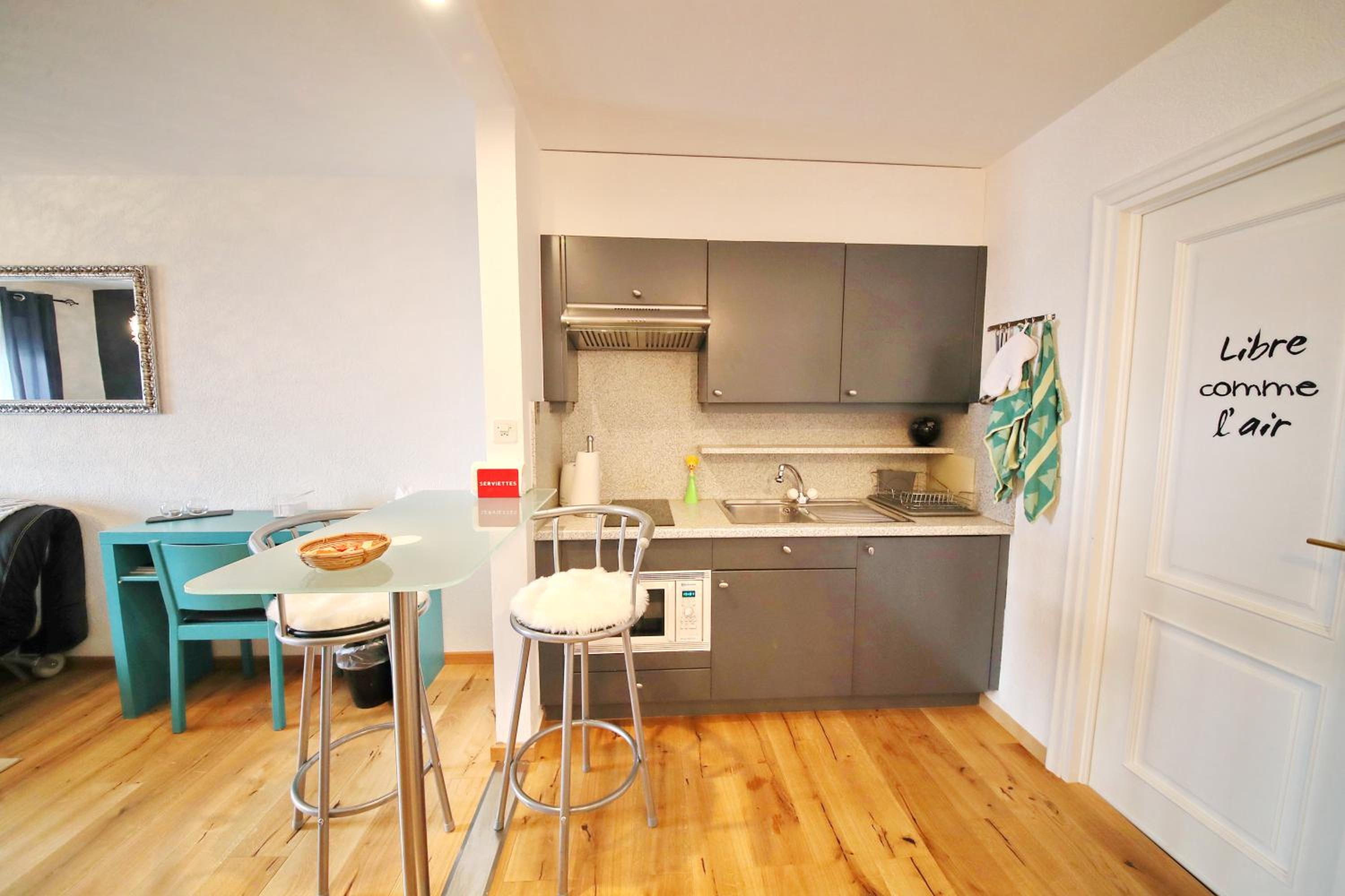 Corseaux Beach rooms-Riviera Beach apartments