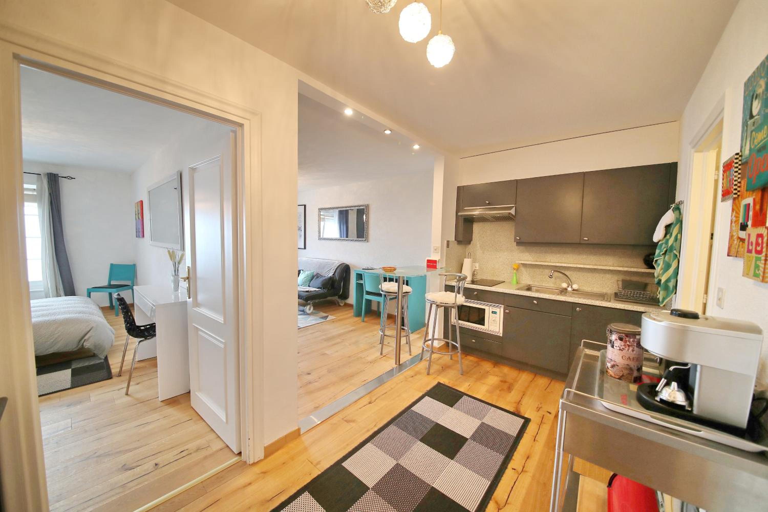 Corseaux Beach rooms-Riviera Beach apartments