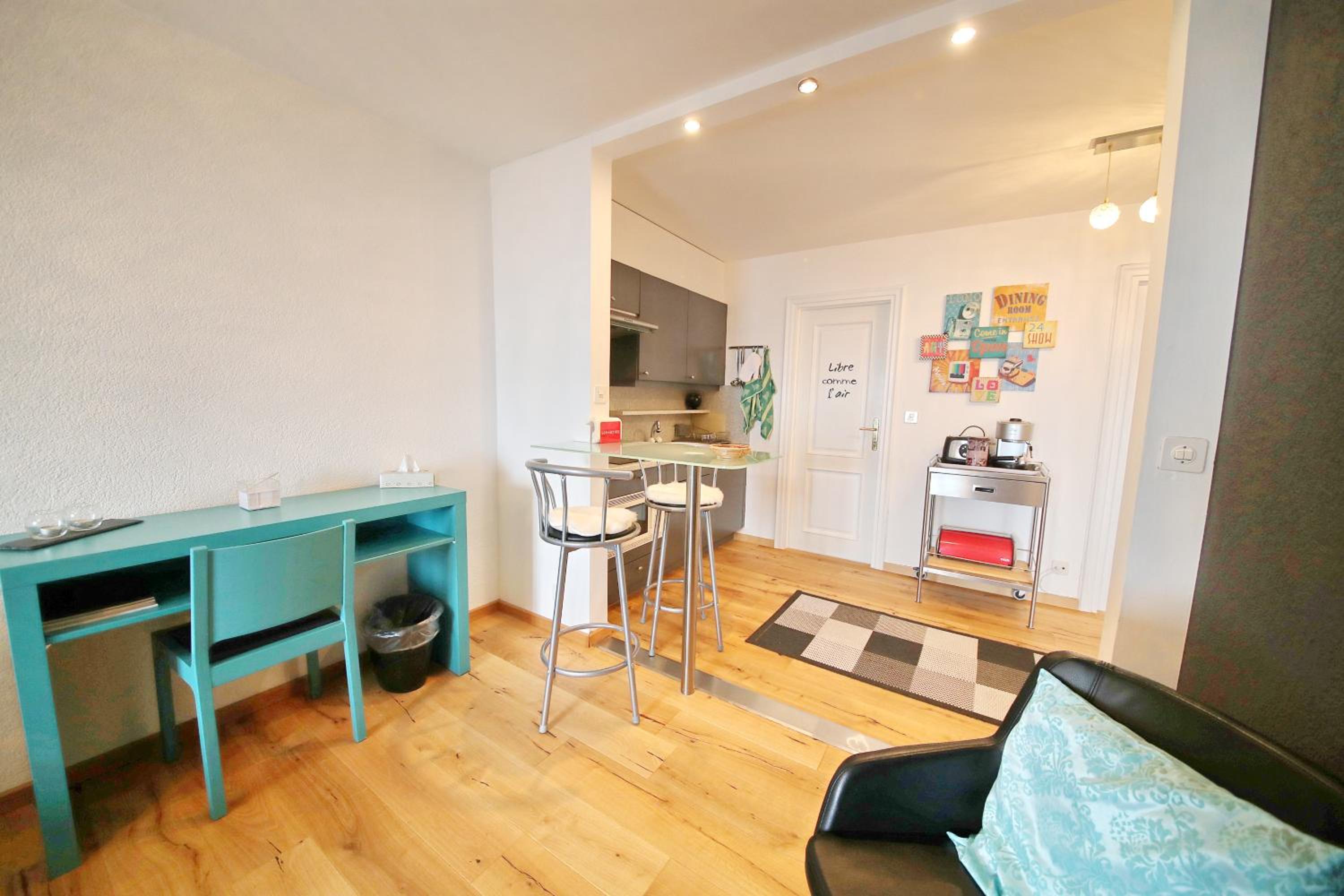 Corseaux Beach rooms-Riviera Beach apartments