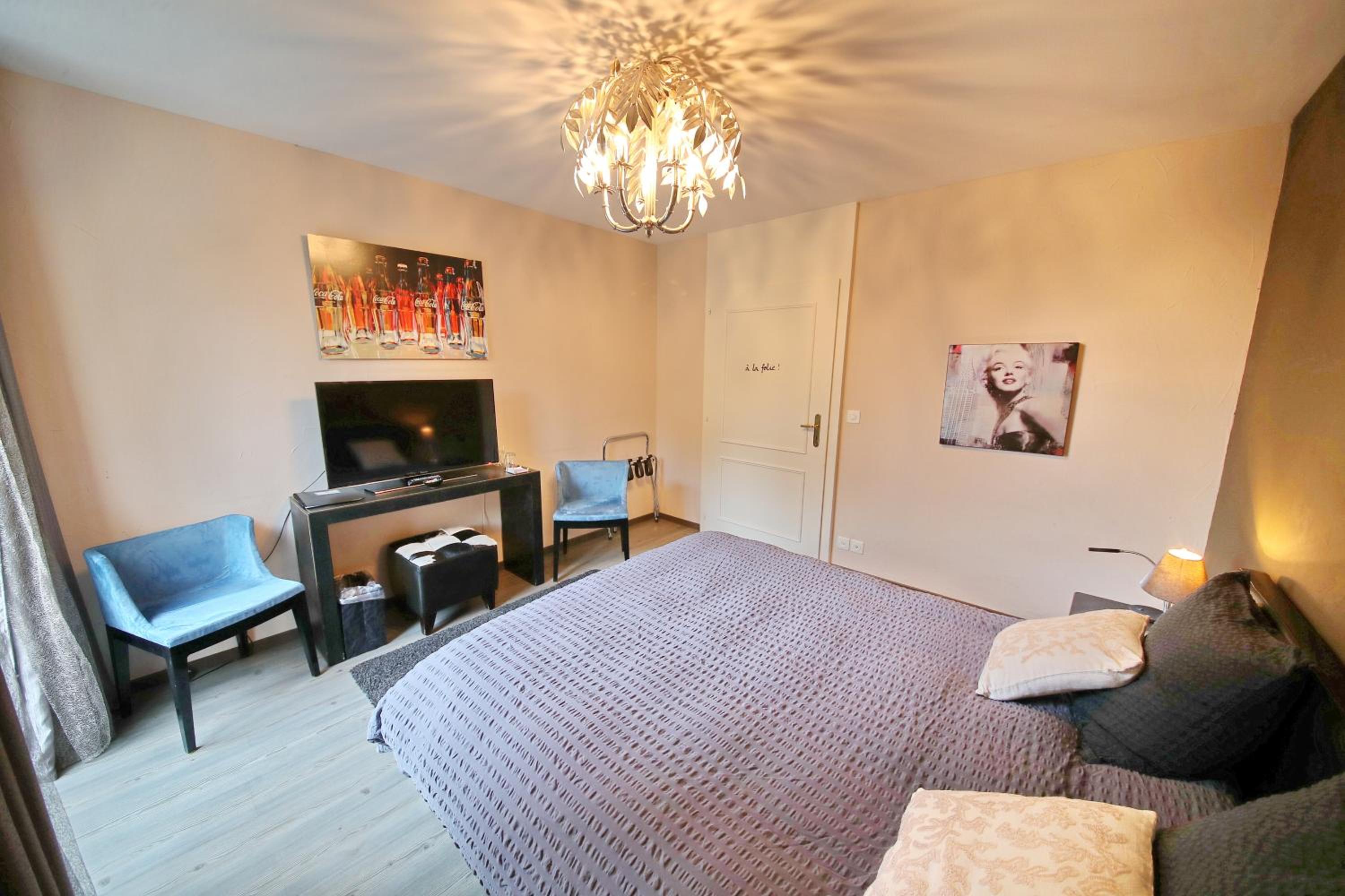 Corseaux Beach rooms-Riviera Beach apartments