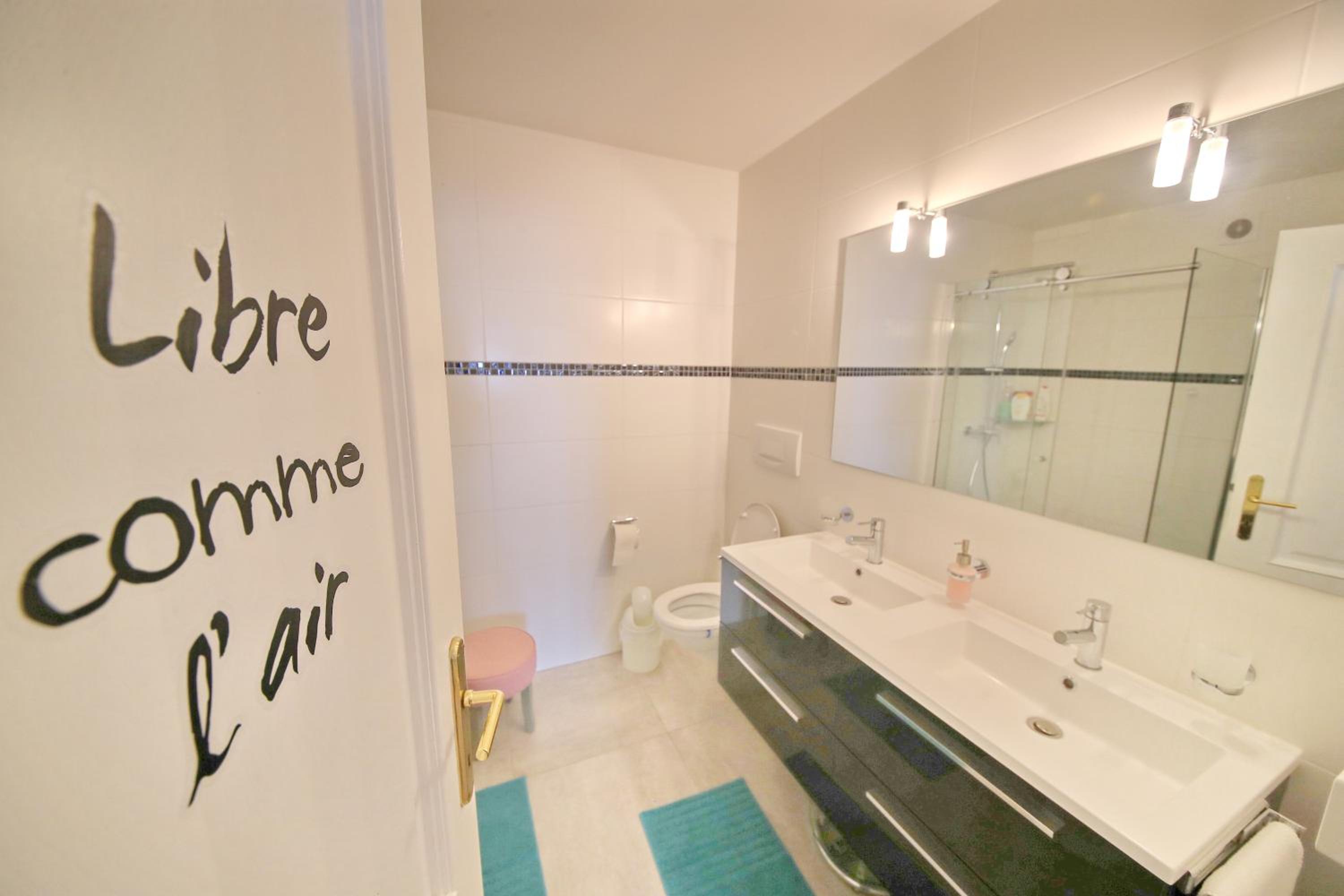 Corseaux Beach rooms-Riviera Beach apartments