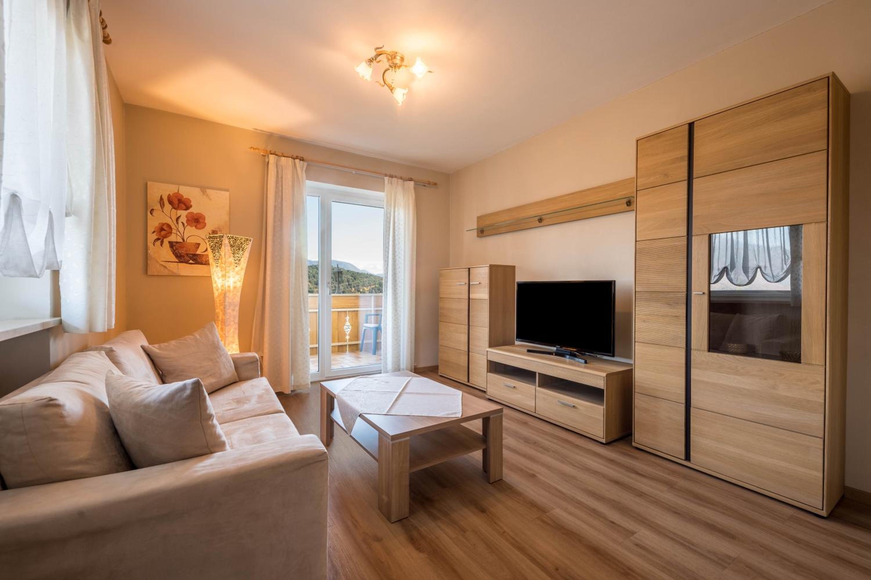 Residence Kronstein - Fewo 5 en Tesimo — hotel room