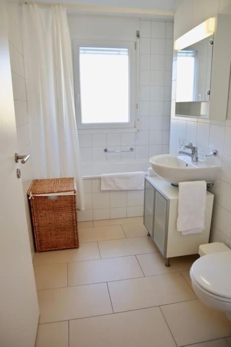 Good location, spacious, comfortable and bright!!