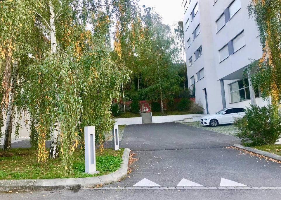 Good location, spacious, comfortable and bright!!