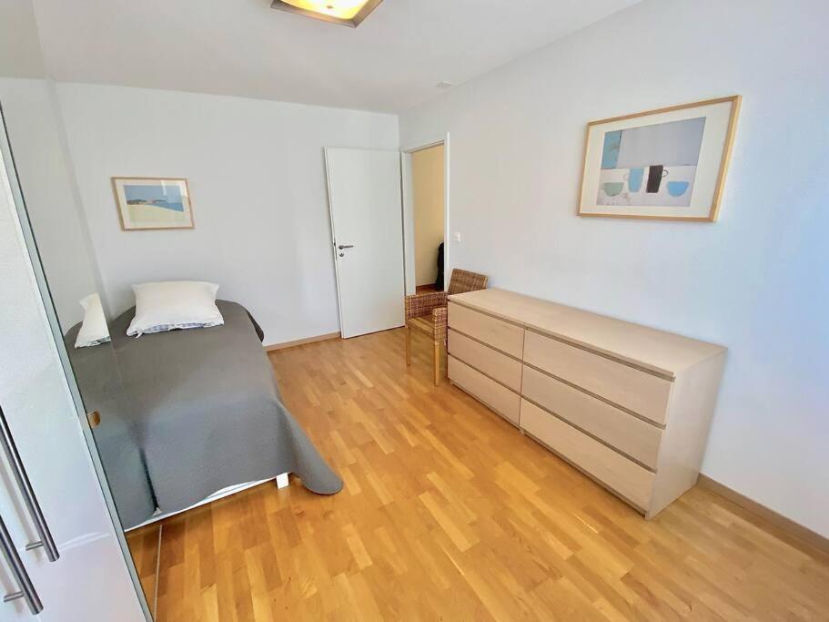 Good location, spacious, comfortable and bright!!