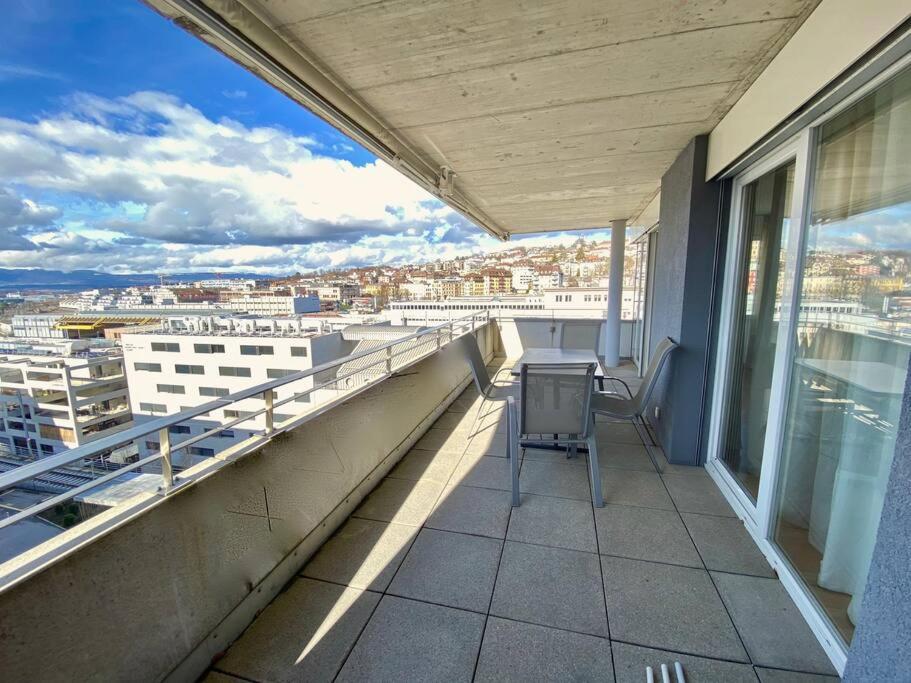 Good location, spacious, comfortable and bright!!